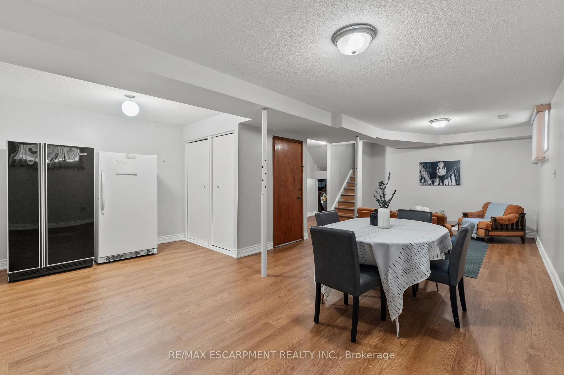 Photo 26 of 48 Village Drive, Hamilton, Kentley — HOMEH