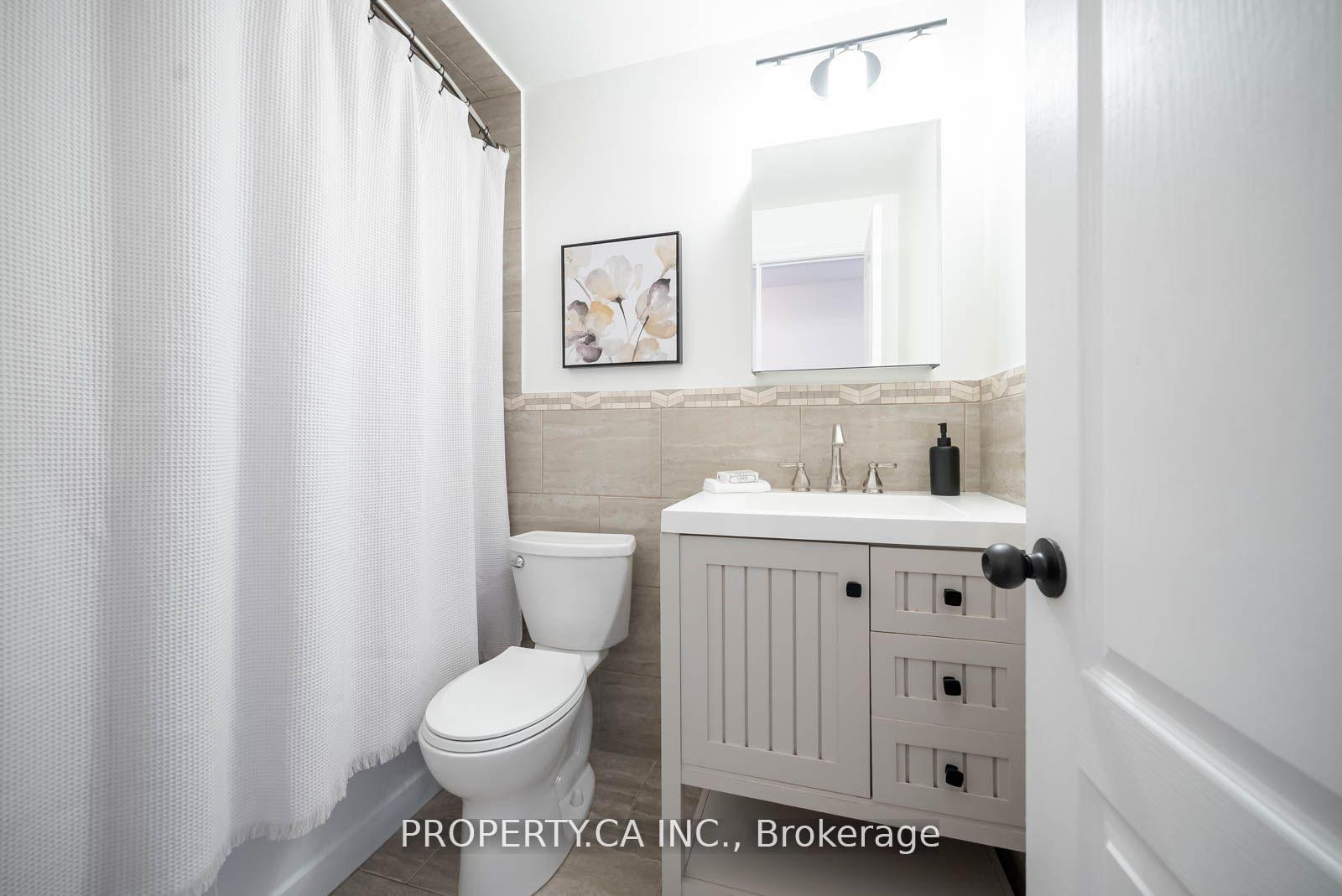 Photo 17 of 737 1/2 Craven Road, Toronto, Greenwood-Coxwell — HOMEH