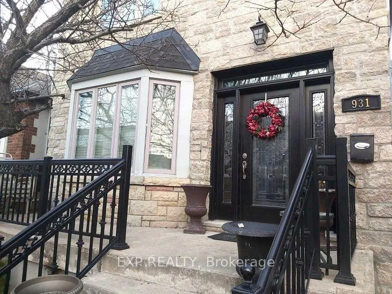 Front of Unit Lower, 931 Pape Avenue