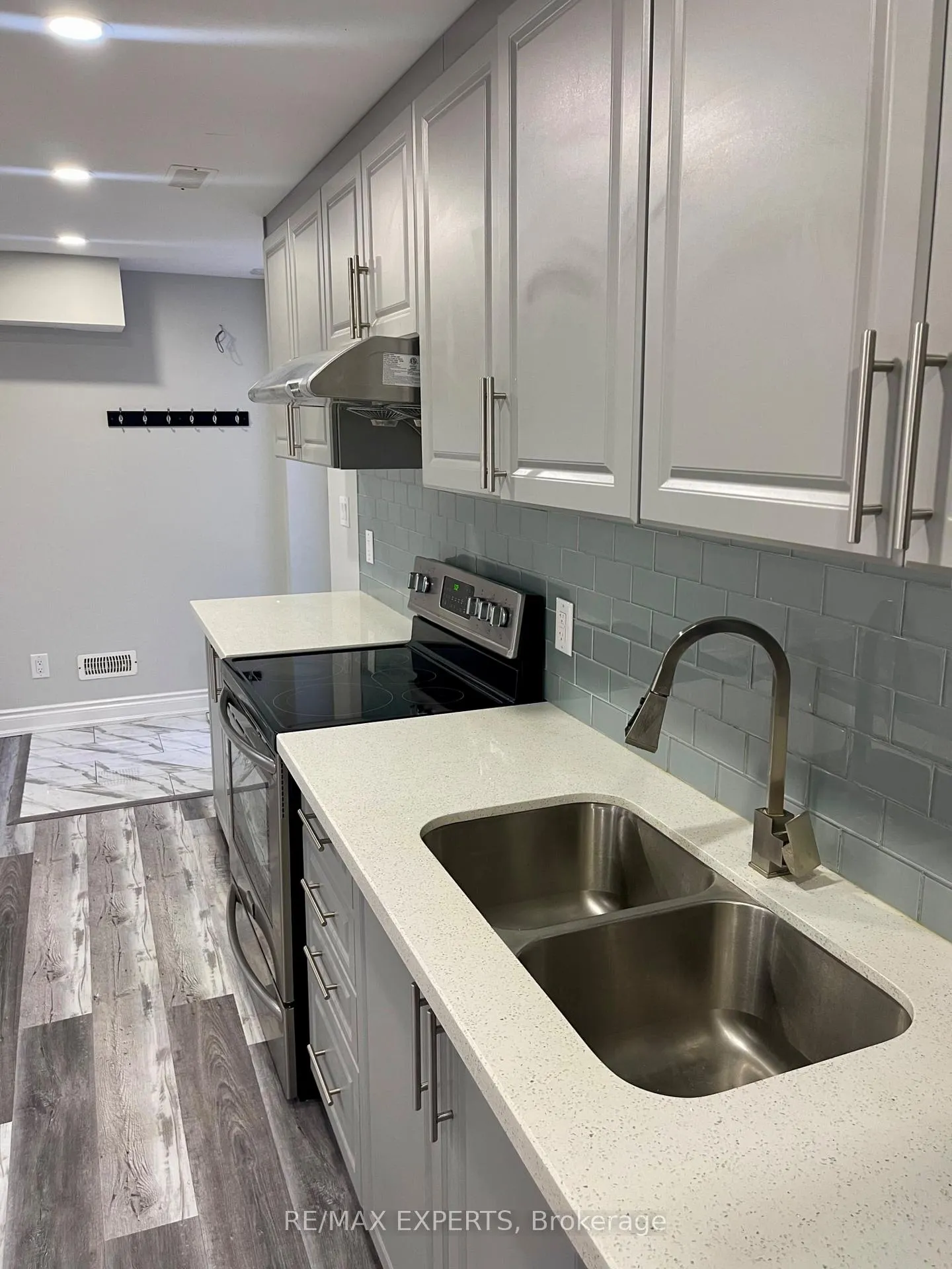 Photo 3 of 41 Sugarcane Avenue W, Brampton, Sandringham-Wellington — HOMEH