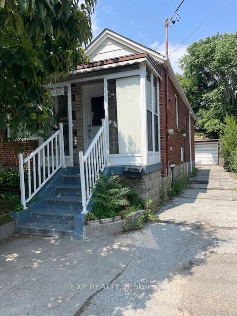 Front of 378 O'connor Drive