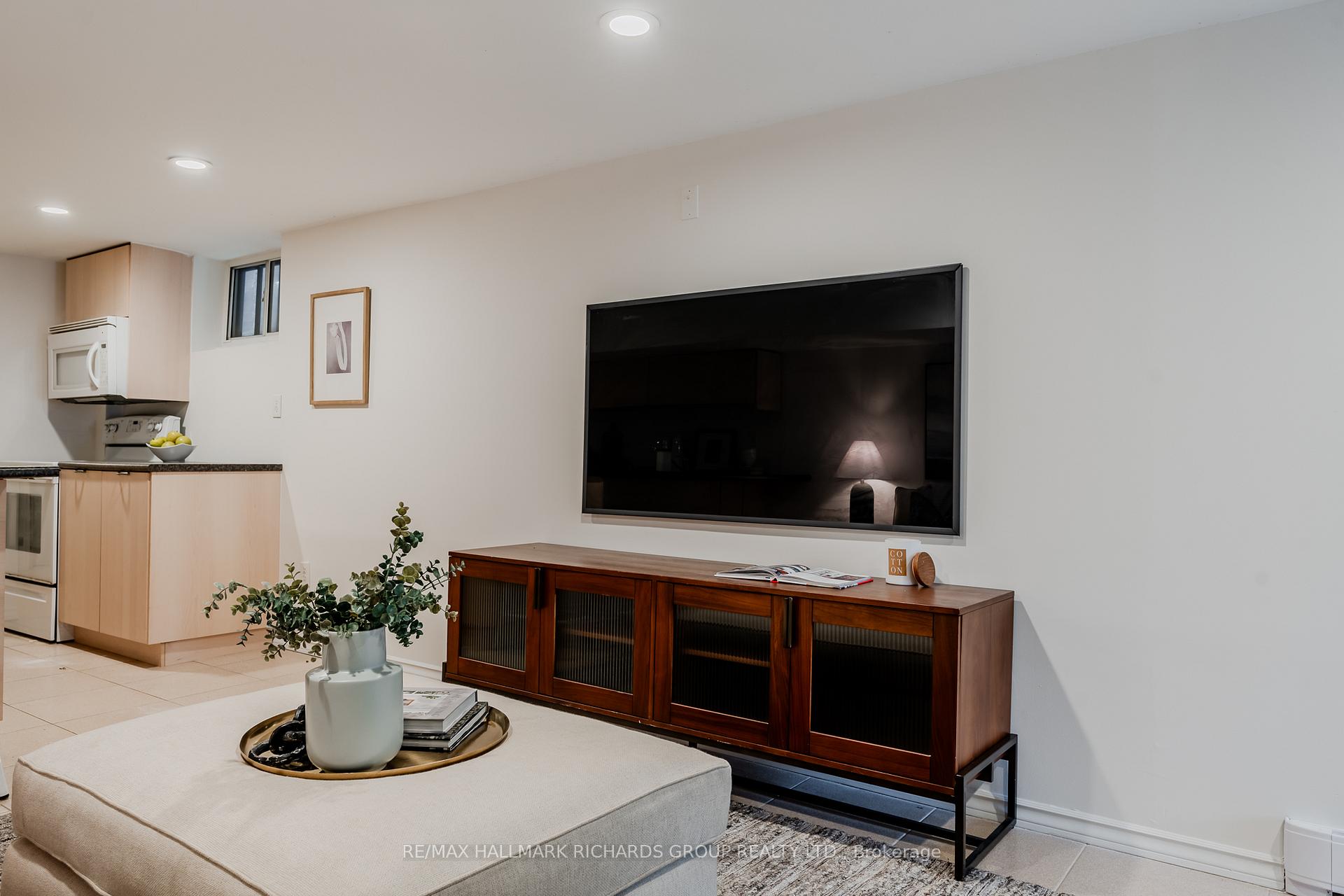 Photo 21 of 413 Rhodes Avenue, Toronto, Greenwood-Coxwell — HOMEH