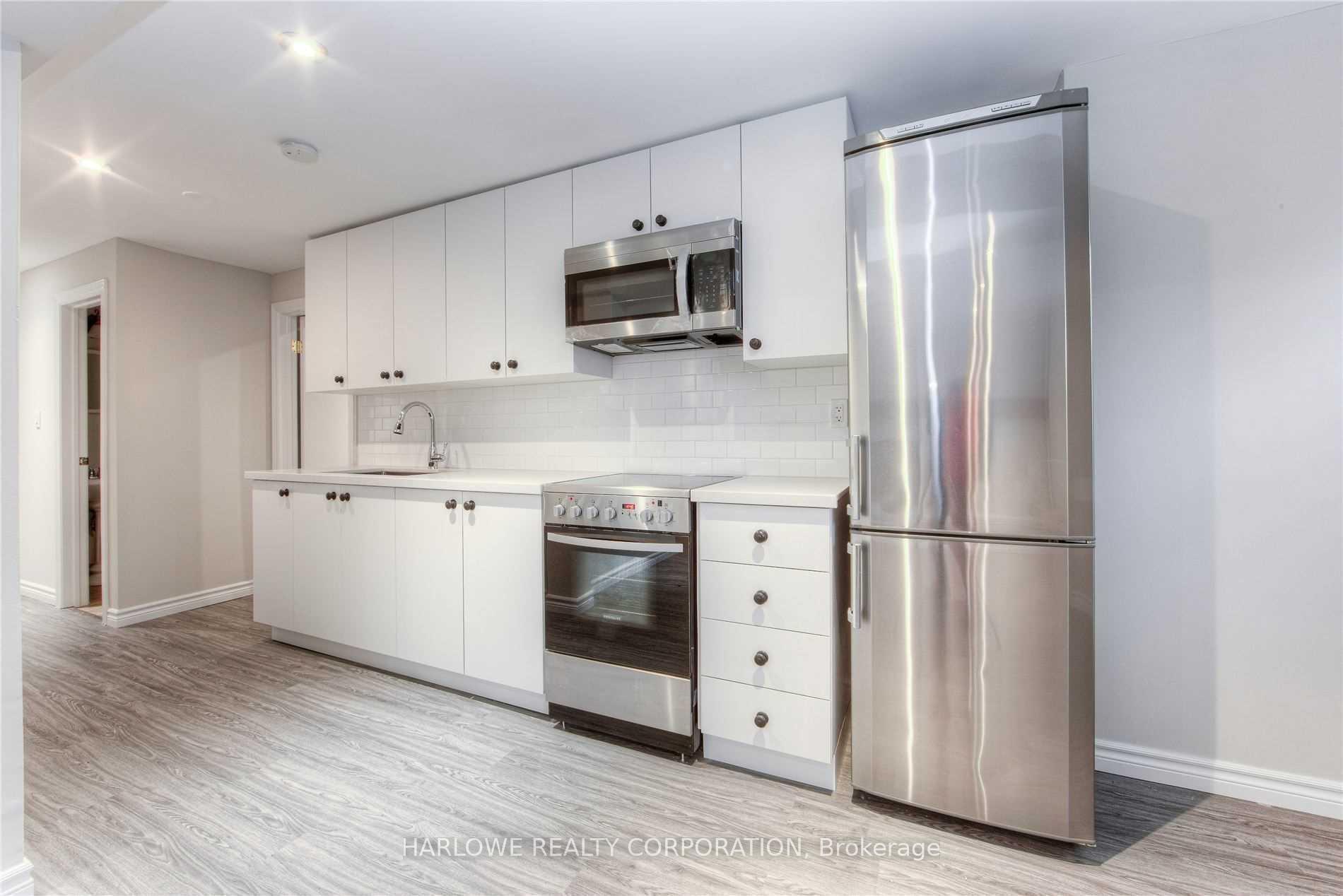 Photo 2 of Unit Lower, 283 Chaplin Crescent, Toronto, Forest Hill South — HOMEH