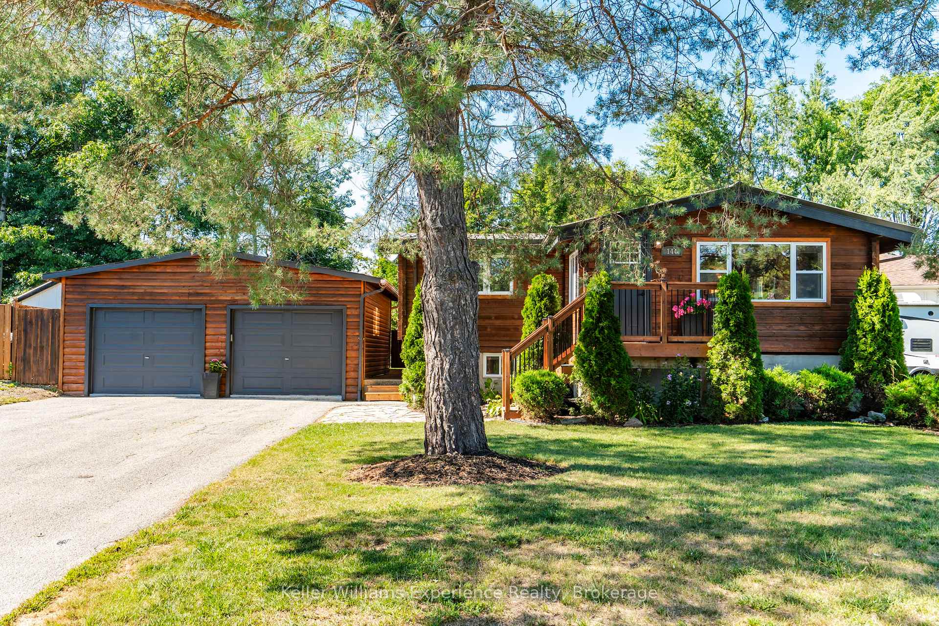 Photo 1 of 144 Bay Street, Tay, Victoria Harbour — HOMEH