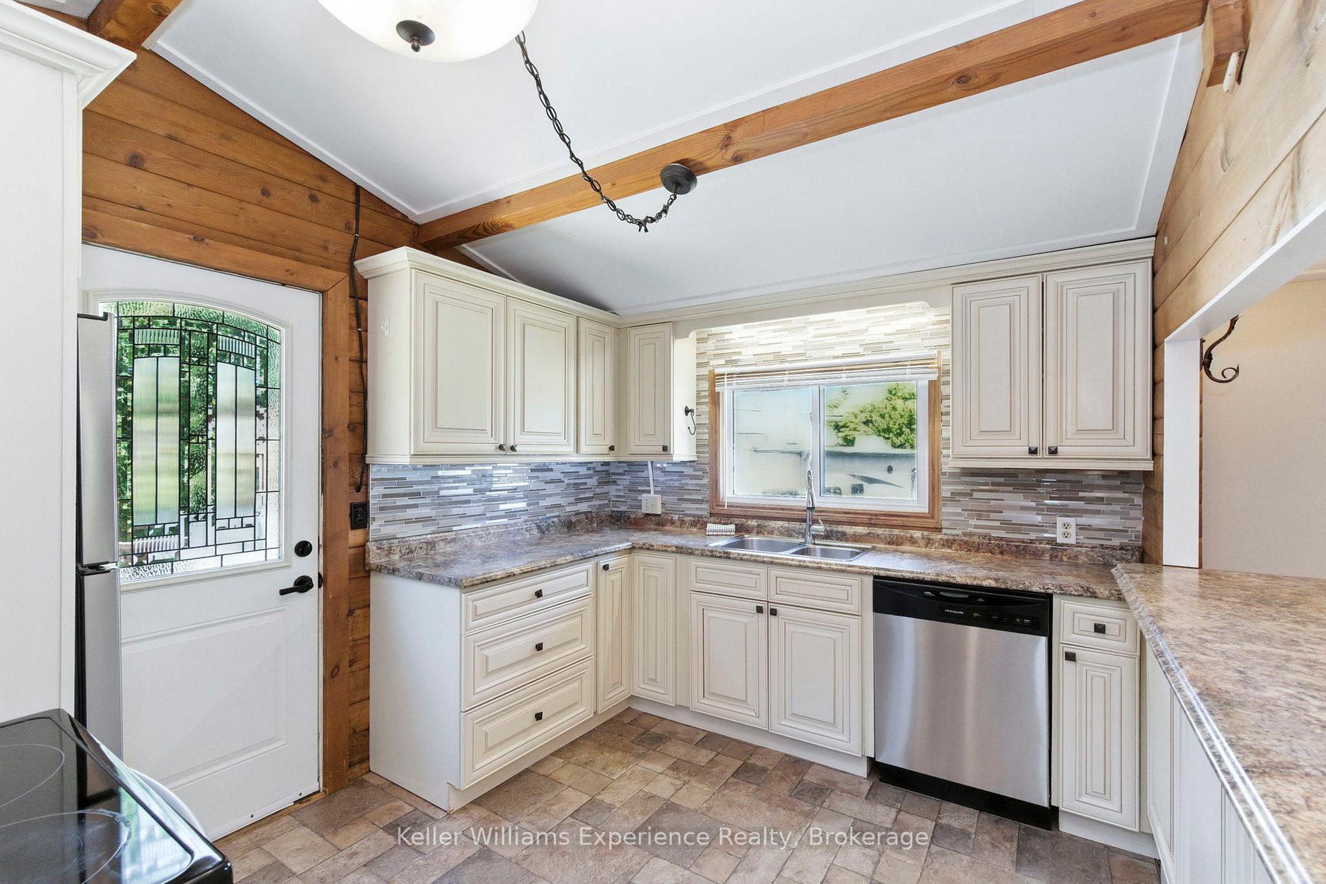 Photo 7 of 144 Bay Street, Tay, Victoria Harbour — HOMEH