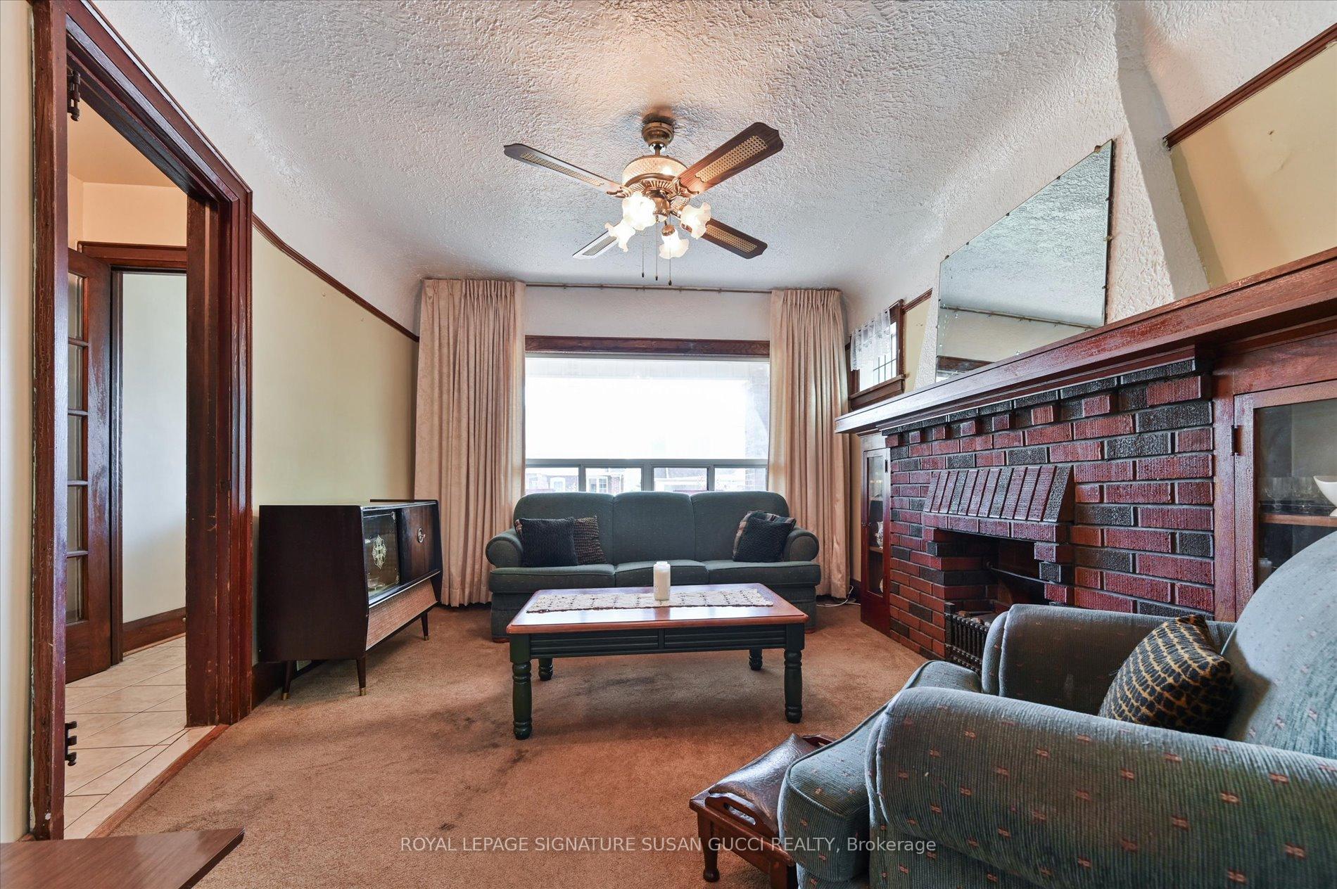 Photo 7 of 418 Sammon Avenue, Toronto, Danforth Village-East York — HOMEH