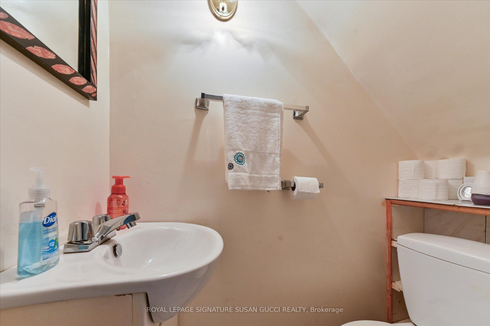 Photo 14 of 418 Sammon Avenue, Toronto, Danforth Village-East York — HOMEH
