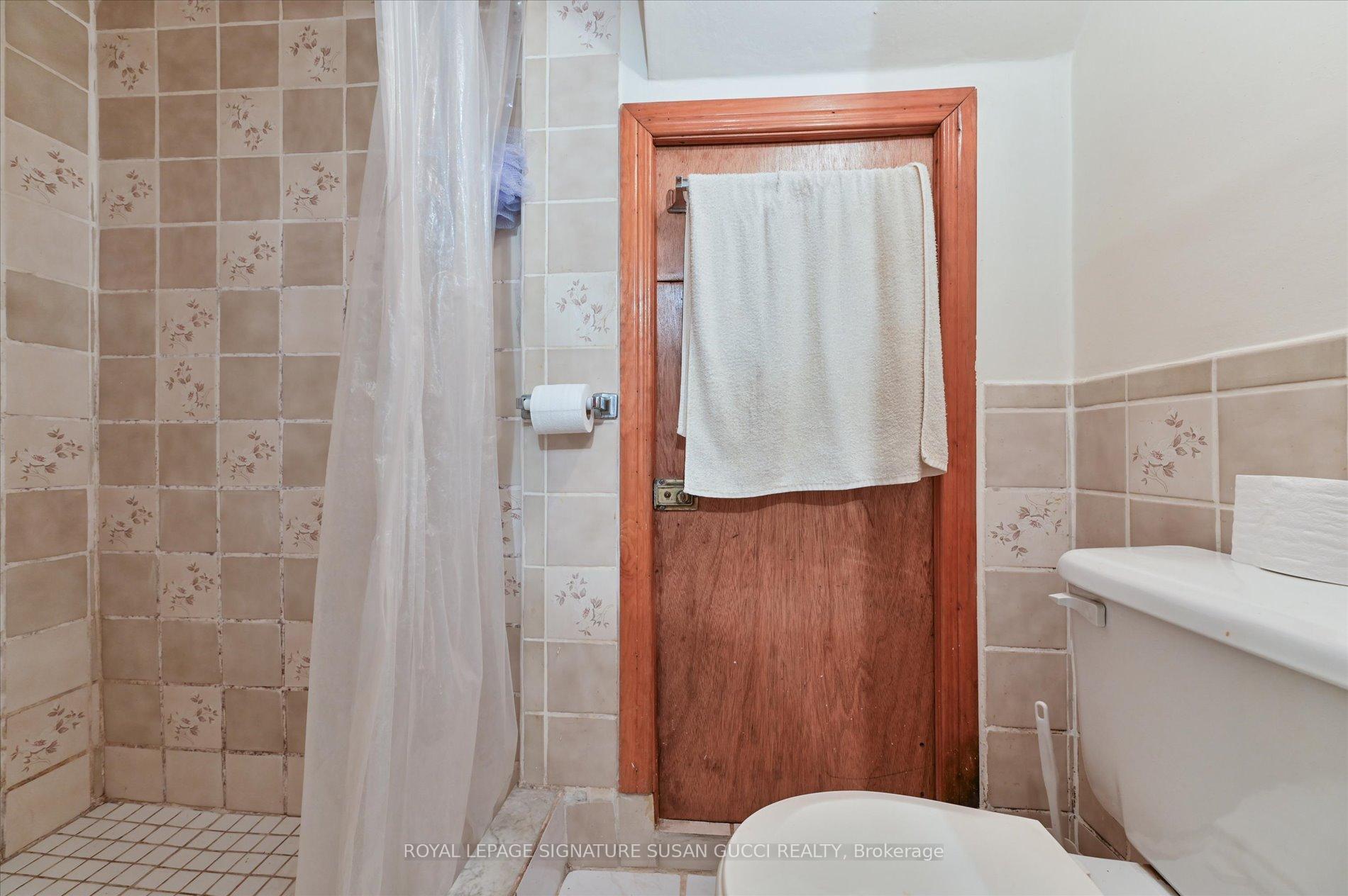 Photo 25 of 418 Sammon Avenue, Toronto, Danforth Village-East York — HOMEH
