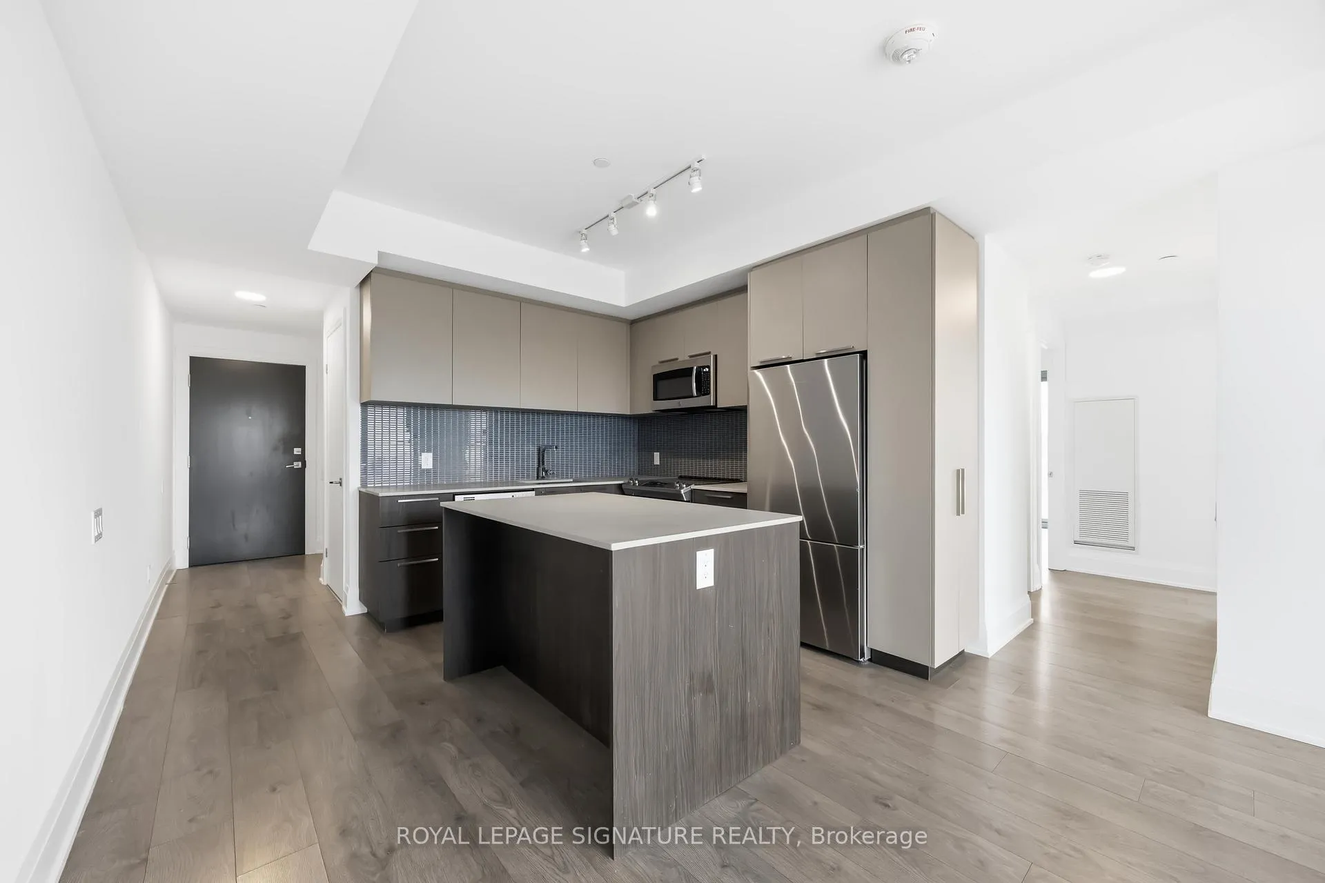 Photo 3 of Unit 604, 20 Brin Drive, Etobicoke, Edenbridge-Humber Valley — HOMEH