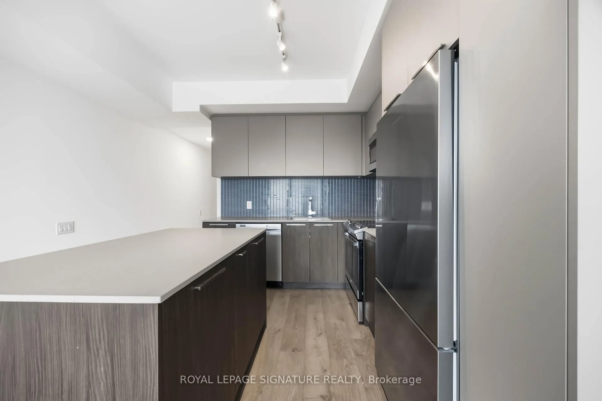 Photo 5 of Unit 604, 20 Brin Drive, Etobicoke, Edenbridge-Humber Valley — HOMEH