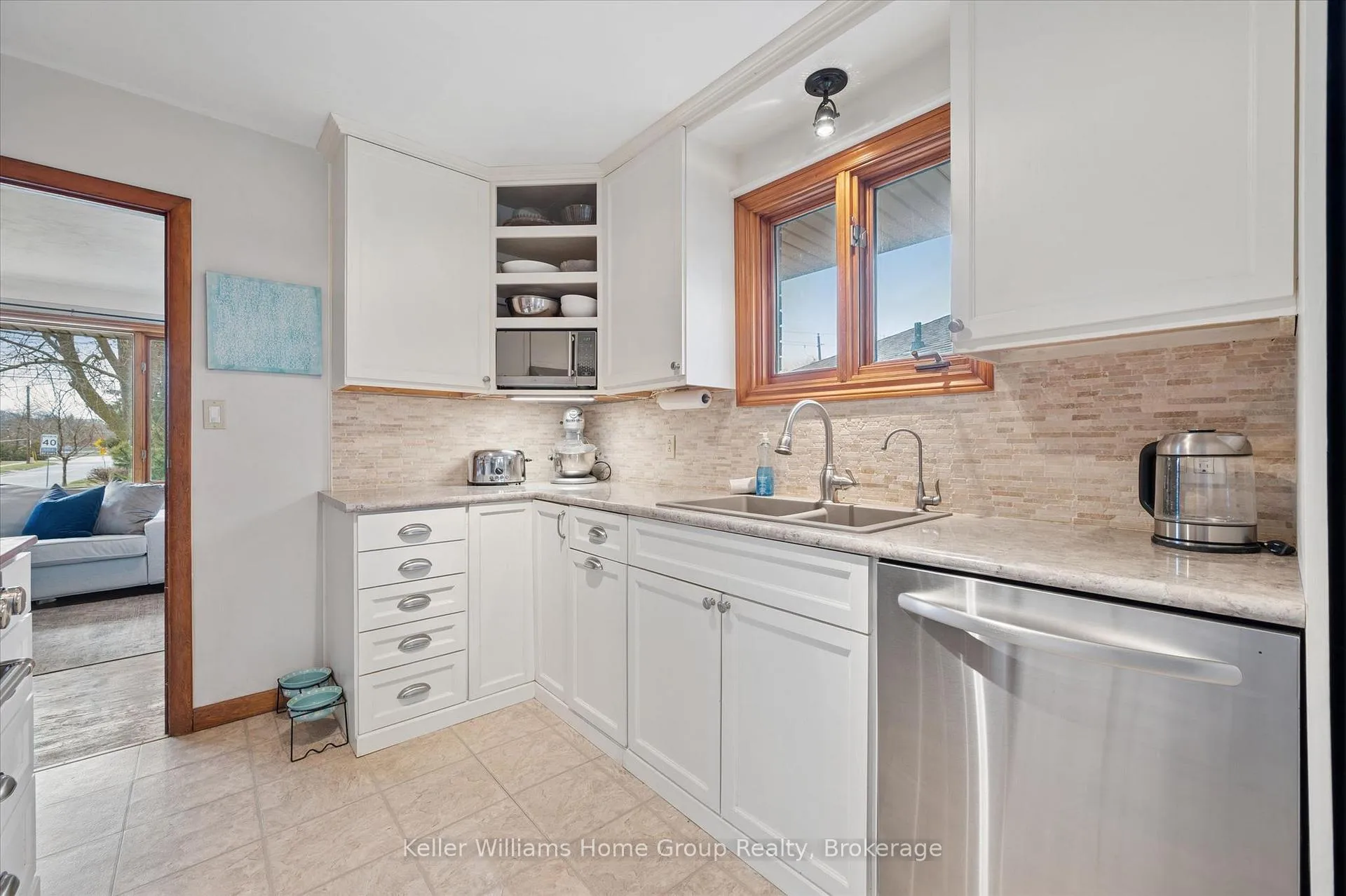 Photo 10 of 56 Ottawa Crescent, Guelph, St. George's — HOMEH