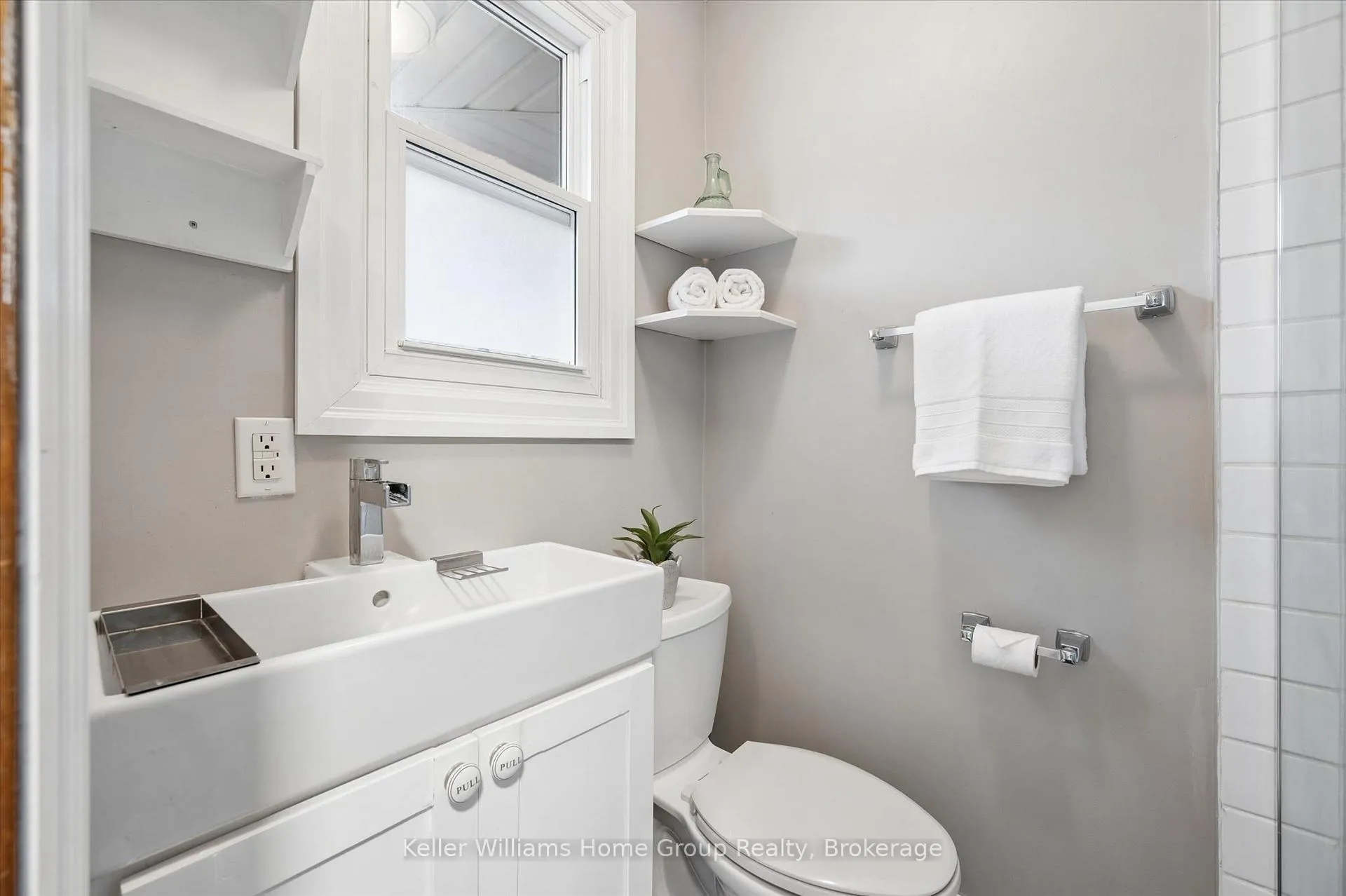 Photo 16 of 56 Ottawa Crescent, Guelph, St. George's — HOMEH