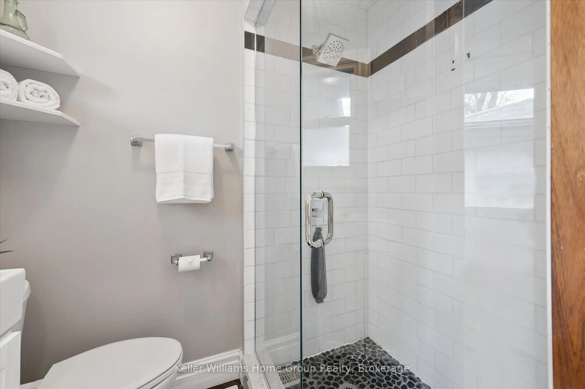 Photo 17 of 56 Ottawa Crescent, Guelph, St. George's — HOMEH