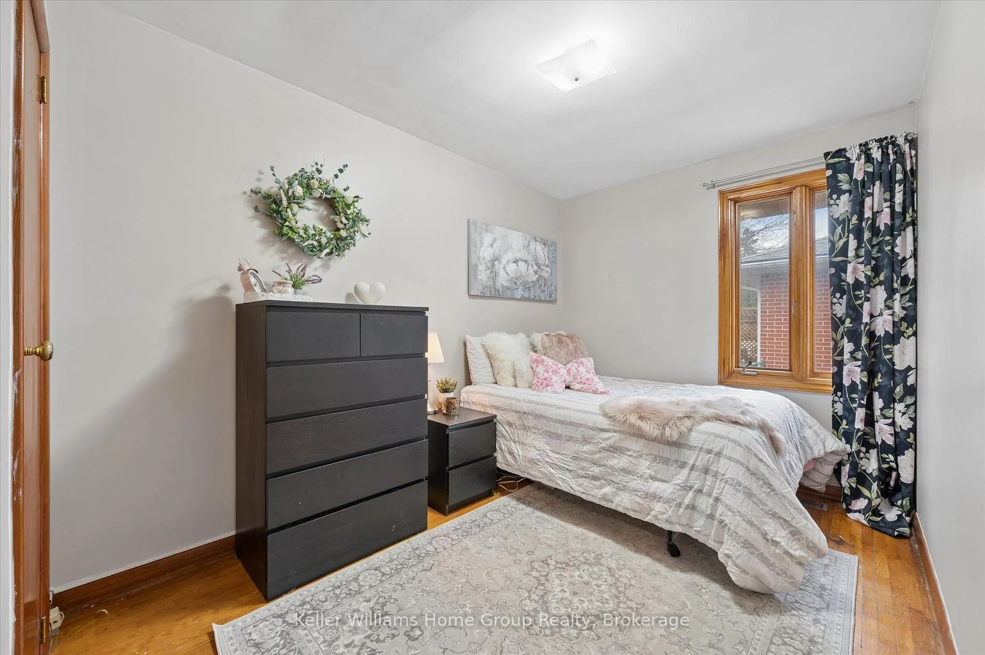 Photo 18 of 56 Ottawa Crescent, Guelph, St. George's — HOMEH
