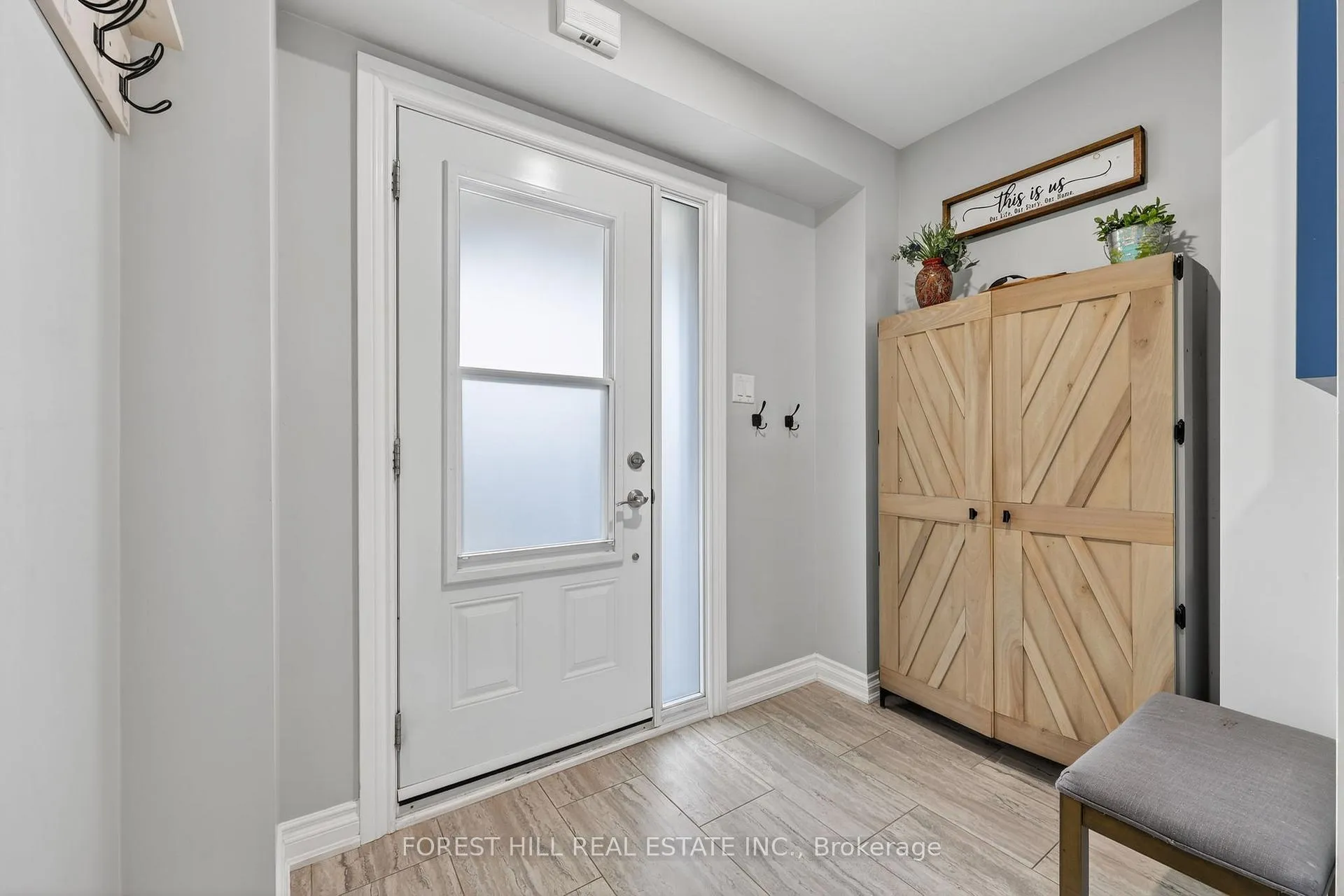 Photo 3 of 102 Majesty Boulevard, Barrie, Innis-Shore — HOMEH