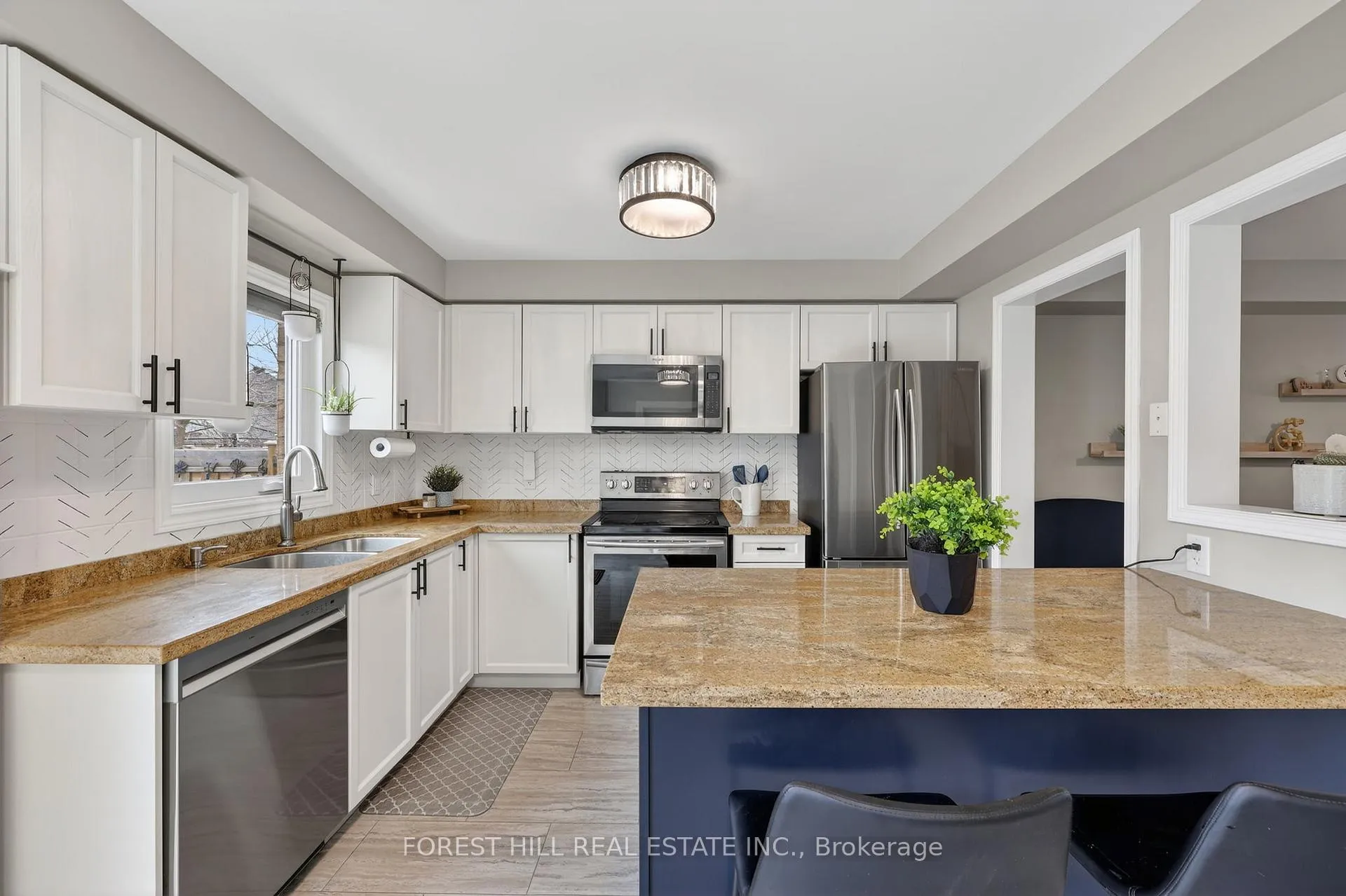 Photo 9 of 102 Majesty Boulevard, Barrie, Innis-Shore — HOMEH