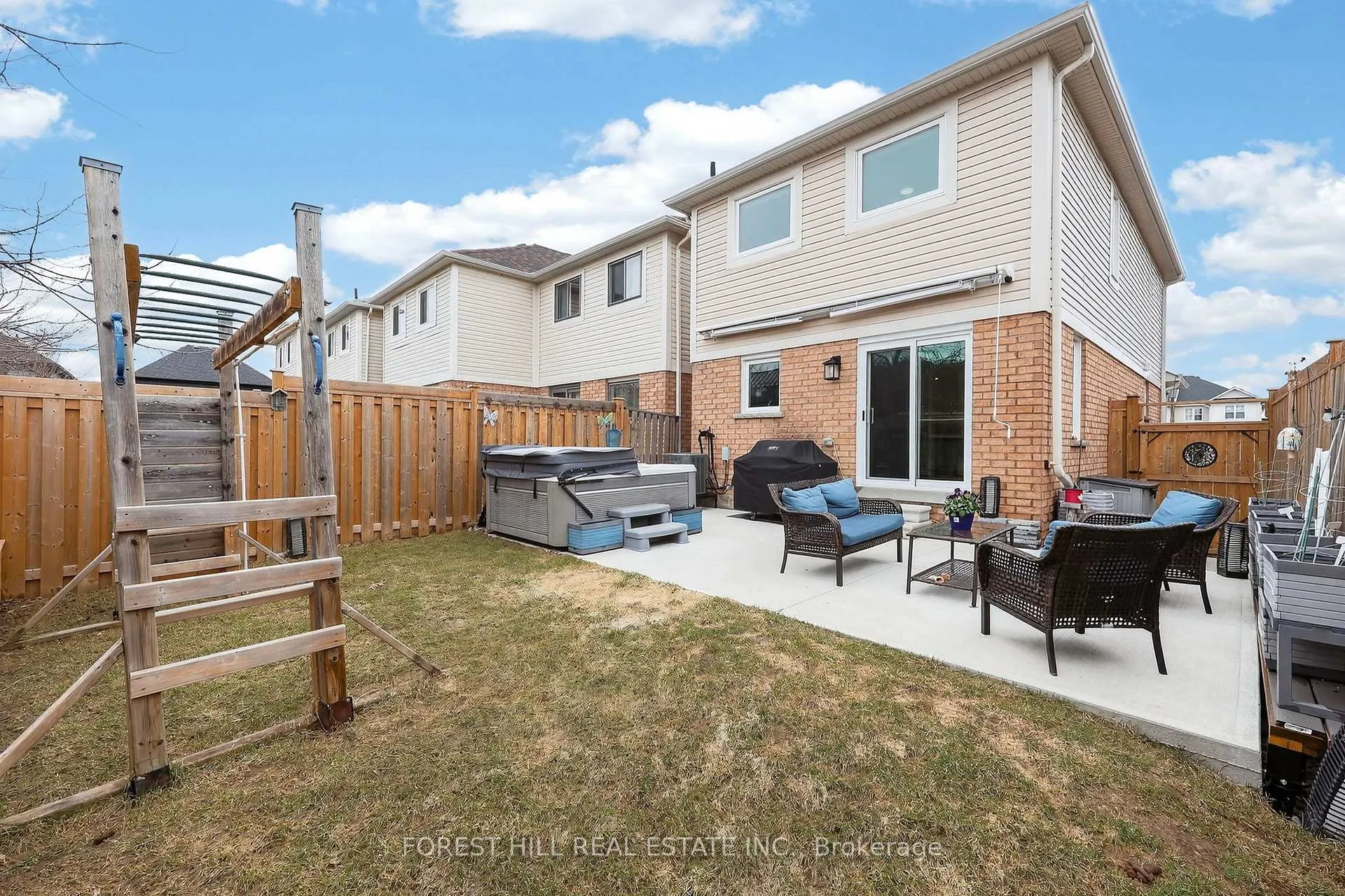Photo 31 of 102 Majesty Boulevard, Barrie, Innis-Shore — HOMEH