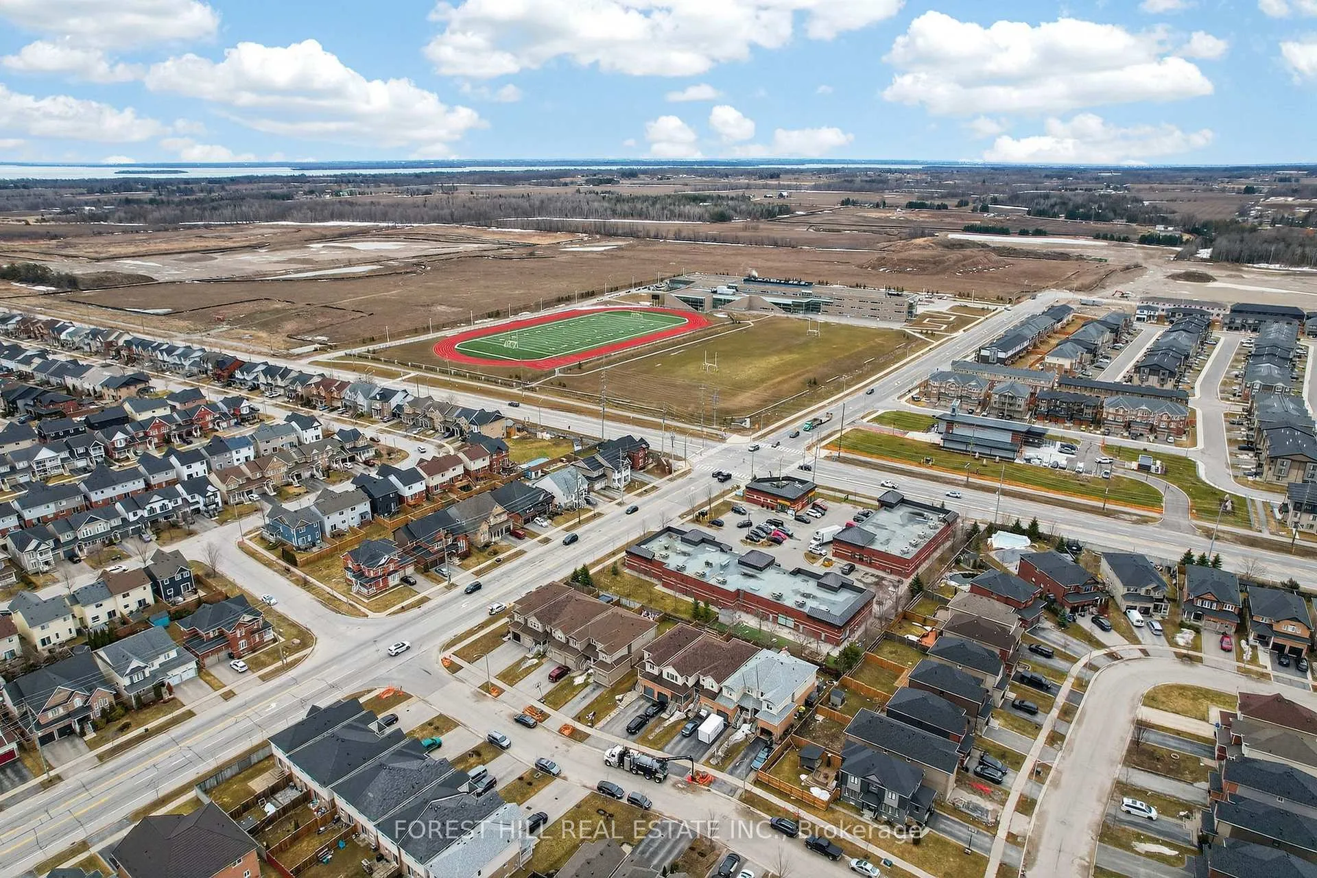 Photo 34 of 102 Majesty Boulevard, Barrie, Innis-Shore — HOMEH