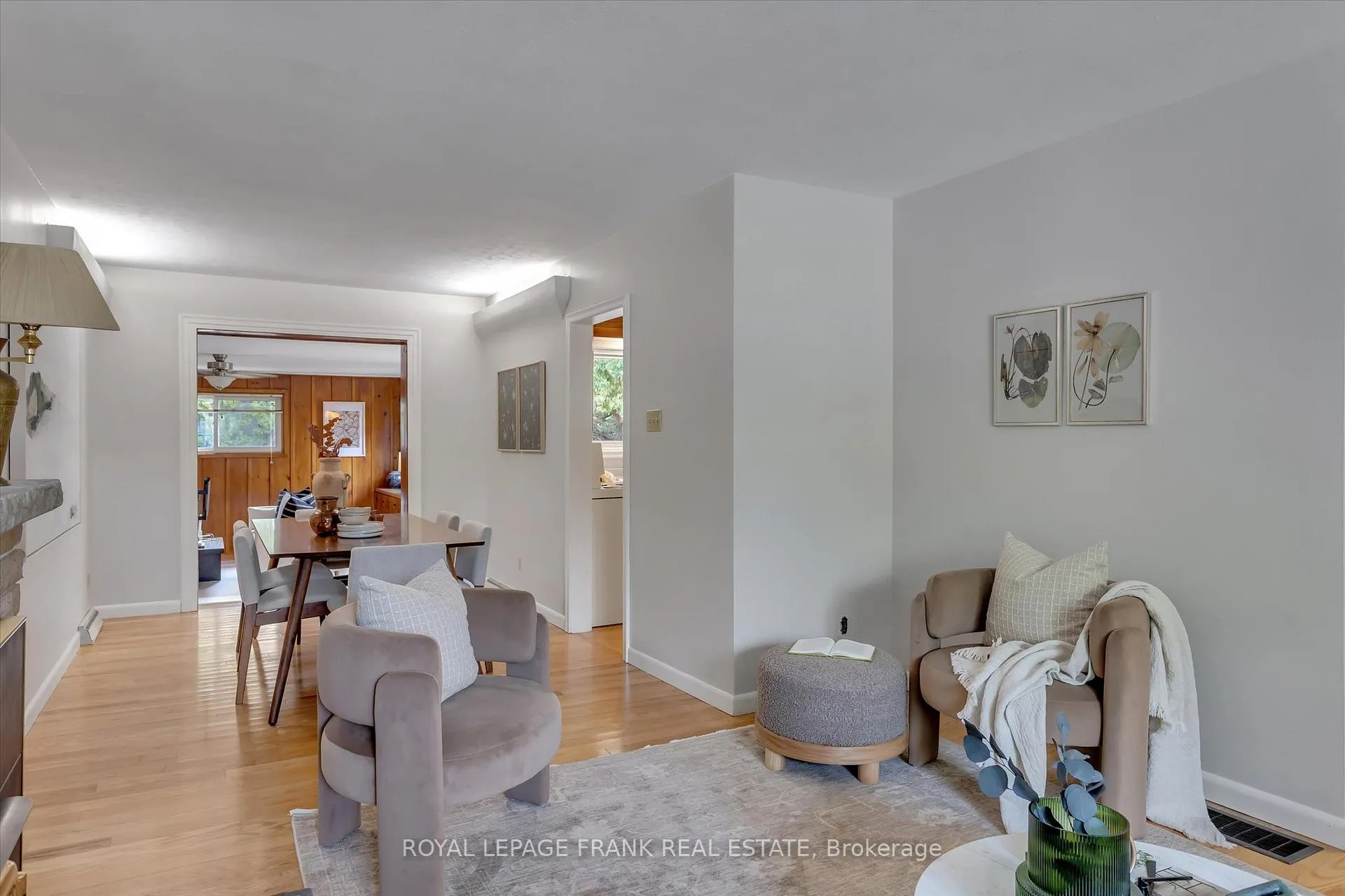 Photo 9 of 976 Glebemount Crescent, Peterborough, Northcrest Ward 5 — HOMEH