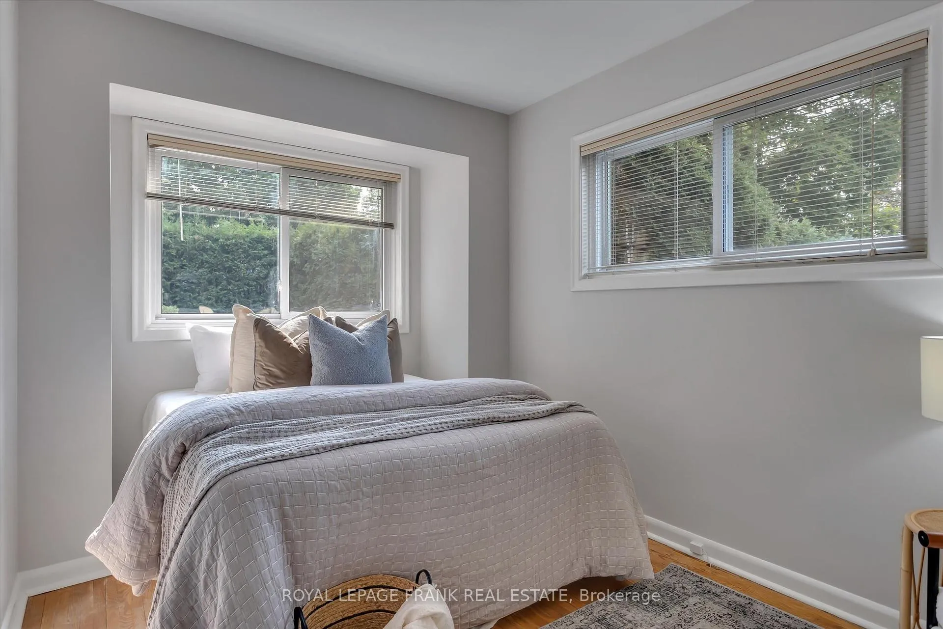 Photo 20 of 976 Glebemount Crescent, Peterborough, Northcrest Ward 5 — HOMEH