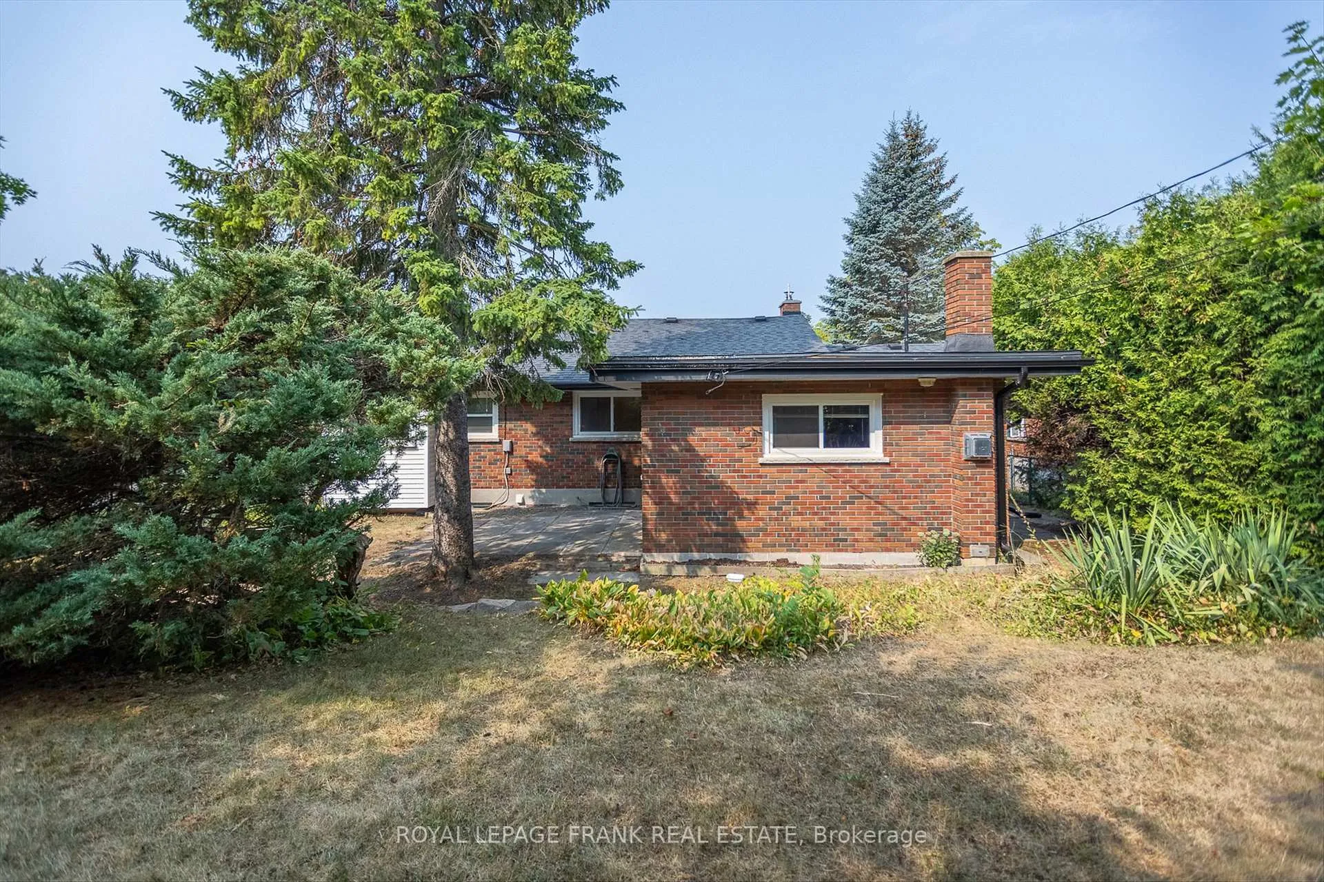 Photo 41 of 976 Glebemount Crescent, Peterborough, Northcrest Ward 5 — HOMEH