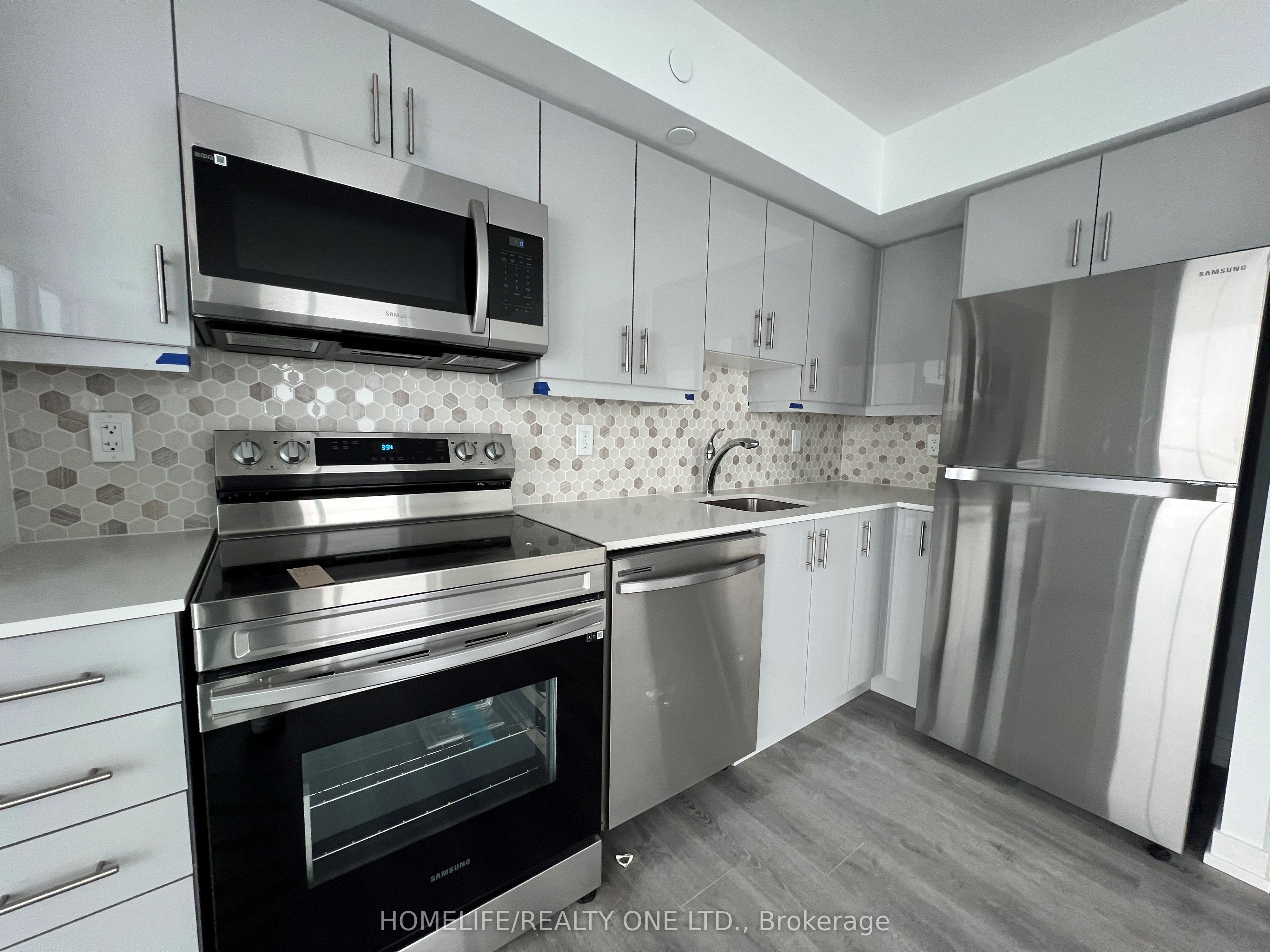 Photo 23 of Unit 812, 1480 Bayly Street, Pickering, Bay Ridges — HOMEH