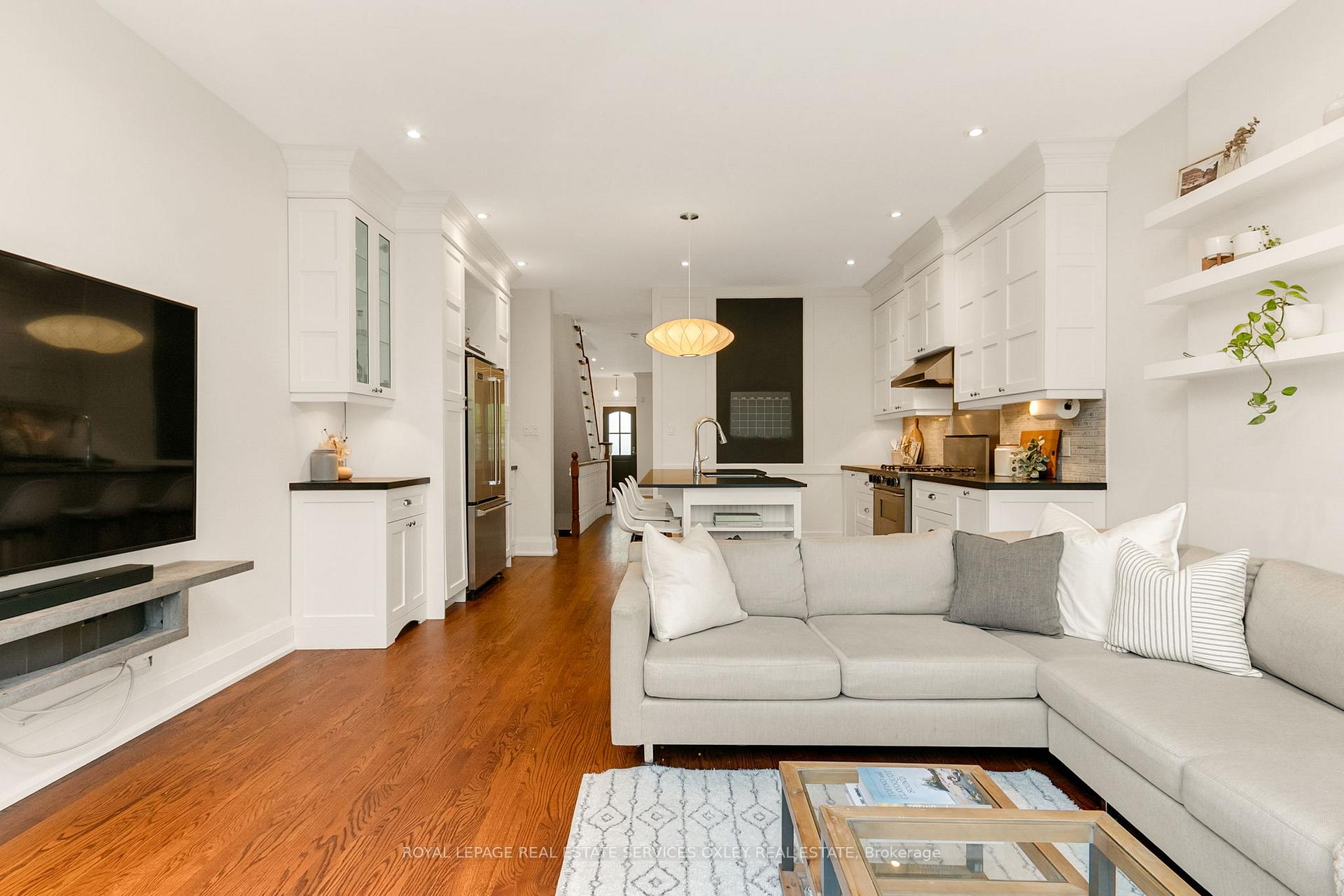 Photo 20 of 137 Hogarth Avenue, Toronto, North Riverdale — HOMEH