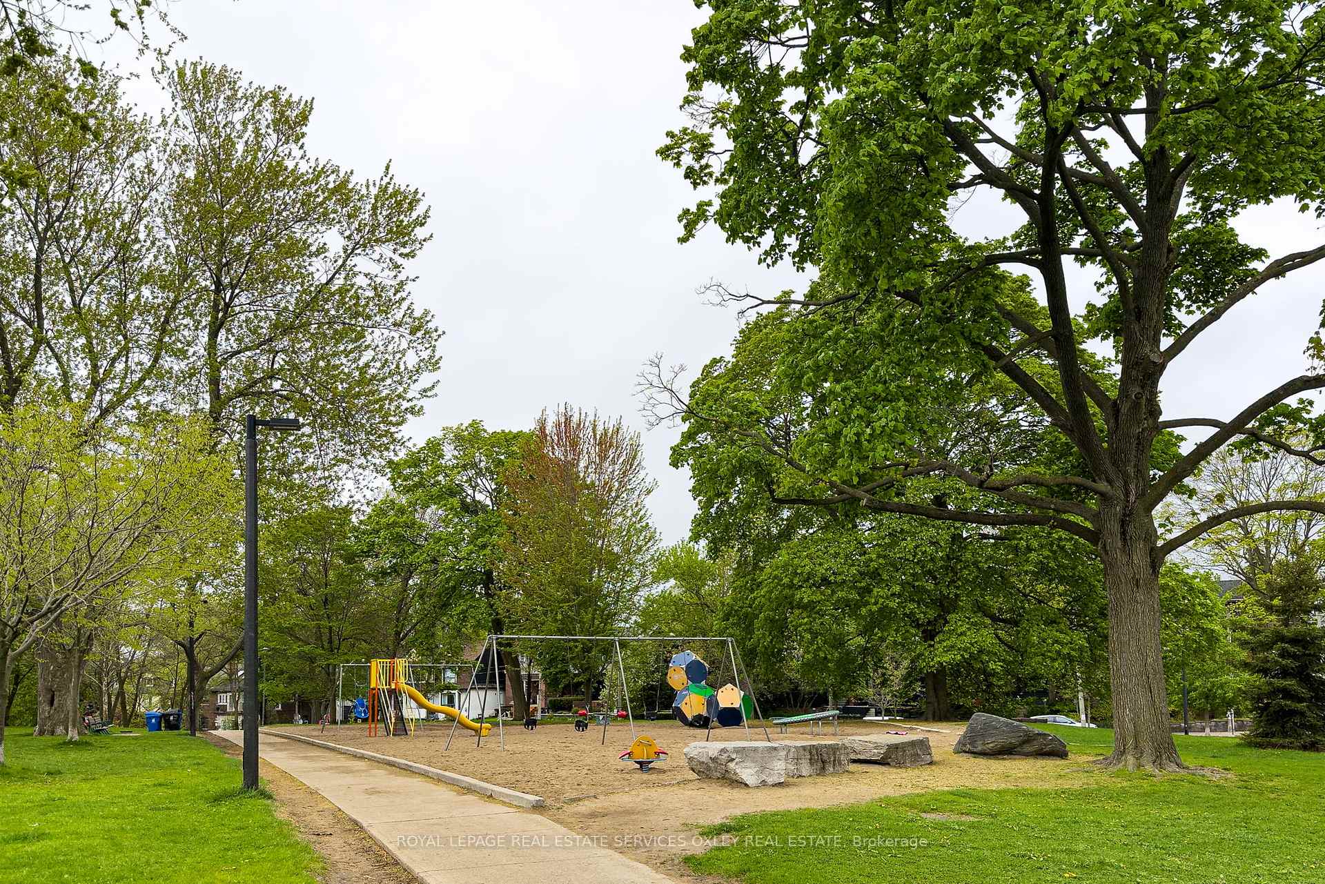 Photo 47 of 137 Hogarth Avenue, Toronto, North Riverdale — HOMEH