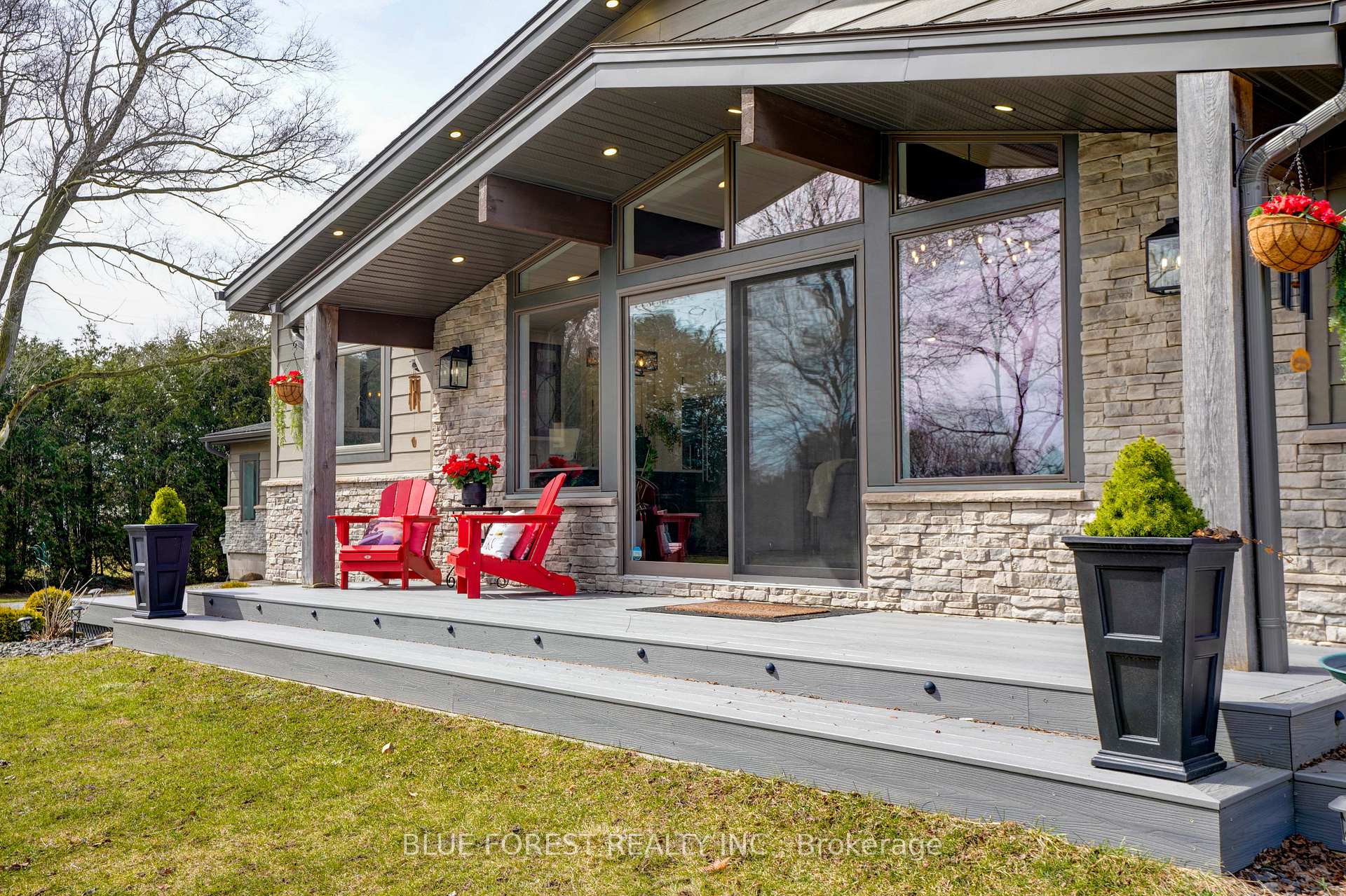 Photo 2 of 8748 Glengyle Drive, Strathroy-Caradoc, Rural Strathroy-Caradoc — HOMEH