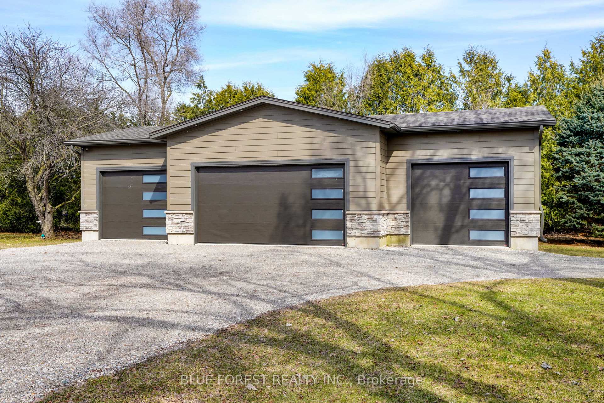 Photo 4 of 8748 Glengyle Drive, Strathroy-Caradoc, Rural Strathroy-Caradoc — HOMEH