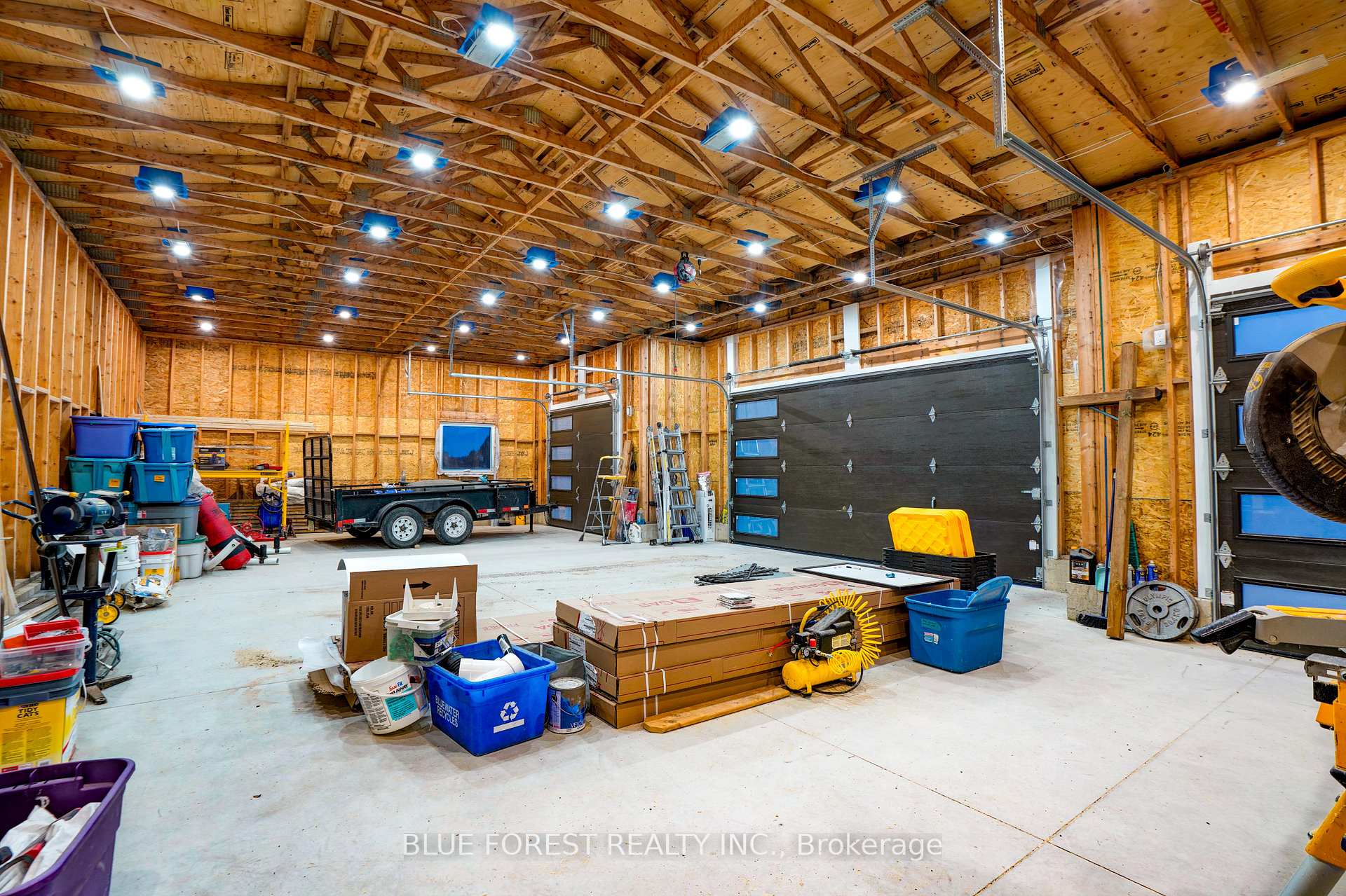 Photo 5 of 8748 Glengyle Drive, Strathroy-Caradoc, Rural Strathroy-Caradoc — HOMEH