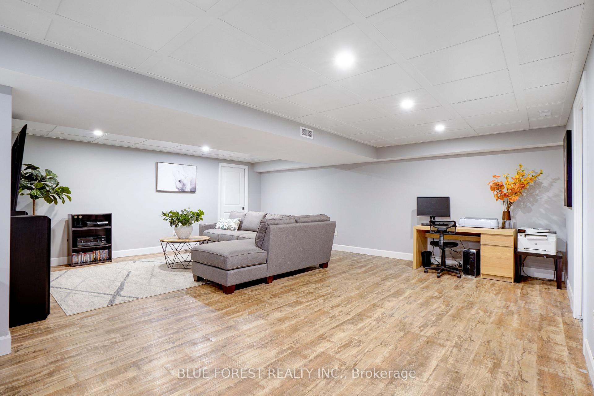 Photo 38 of 8748 Glengyle Drive, Strathroy-Caradoc, Rural Strathroy-Caradoc — HOMEH