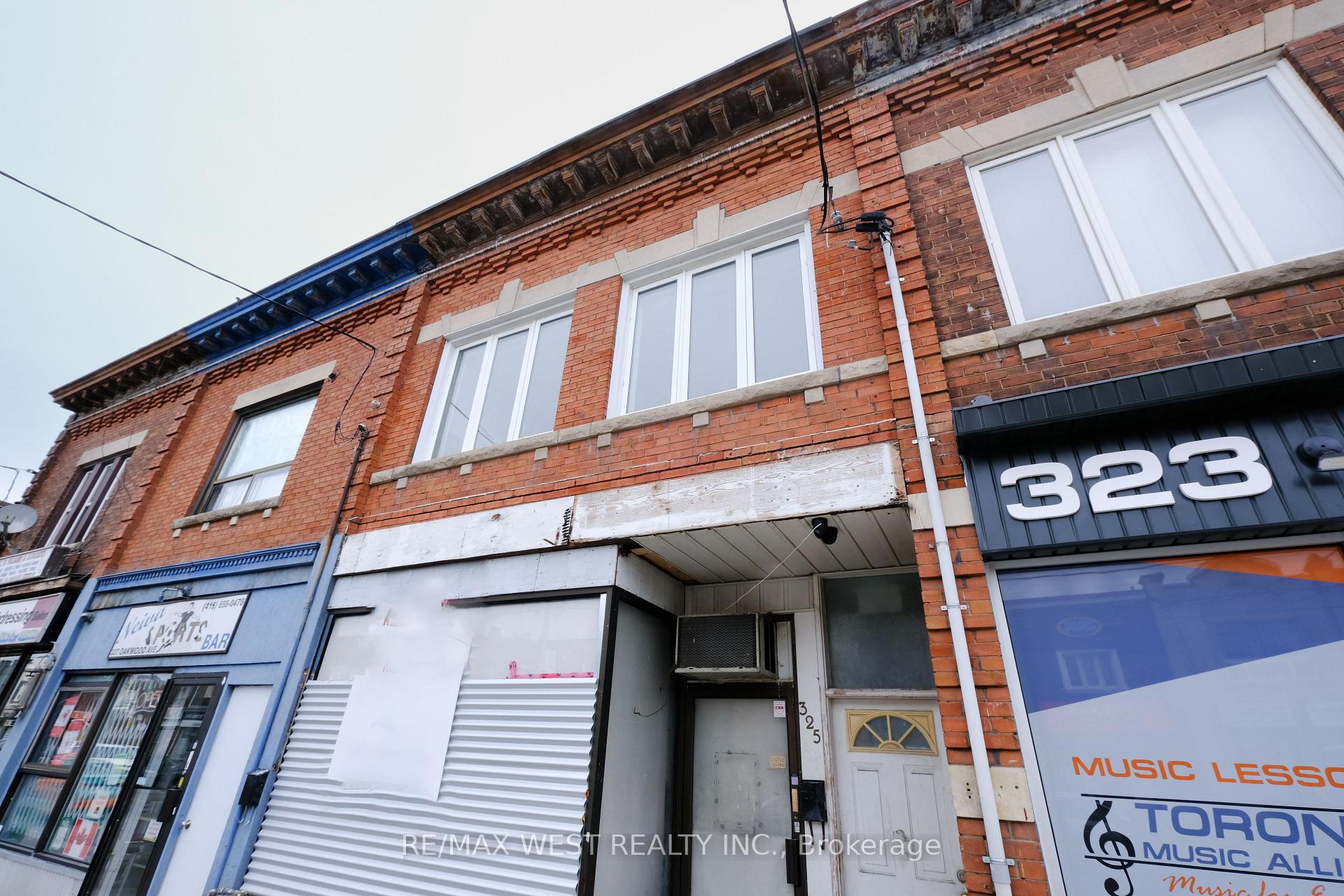 Front of Unit 2nd Floor, 325 Oakwood Avenue