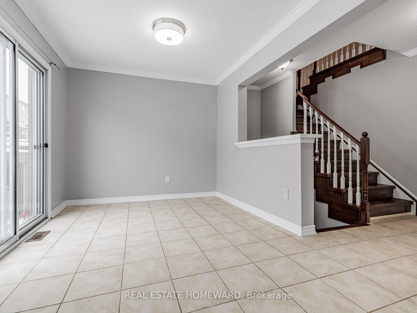 Photo 14 of 304 Flagstone Way, Newmarket, Woodland Hill — HOMEH