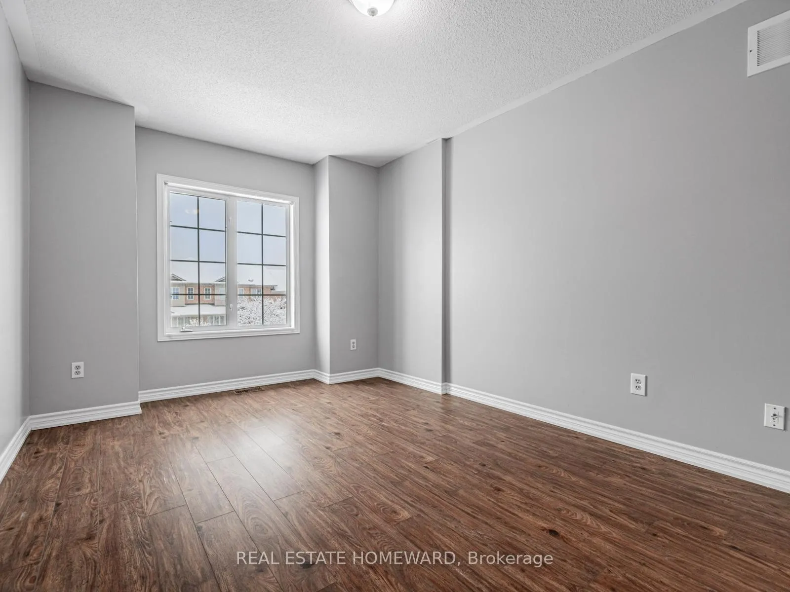 Photo 20 of 304 Flagstone Way, Newmarket, Woodland Hill — HOMEH