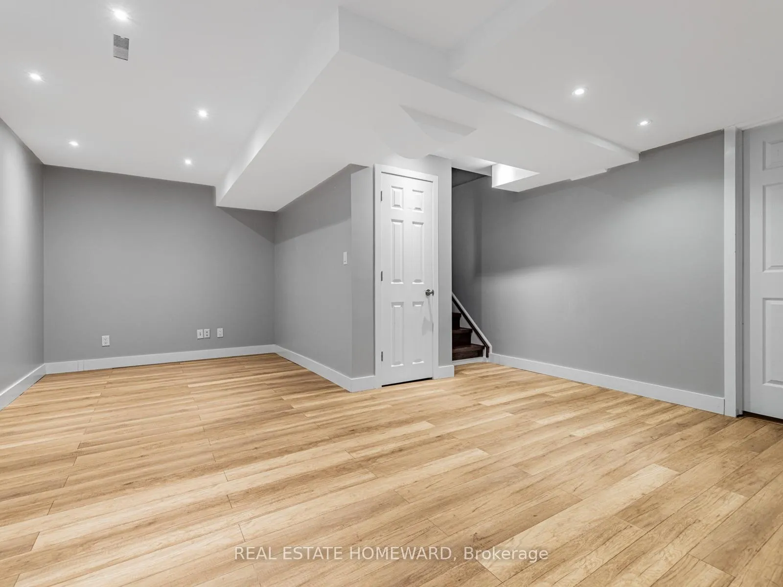 Photo 31 of 304 Flagstone Way, Newmarket, Woodland Hill — HOMEH