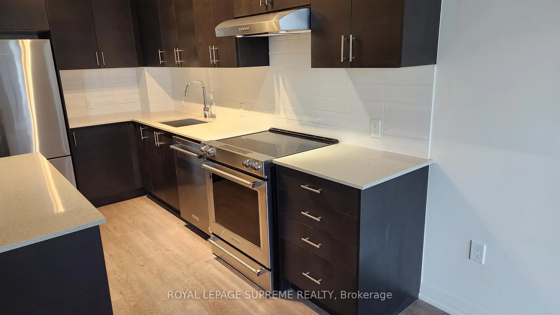 Photo 4 of Unit 404, 8960 Jane Street, Vaughan, Vellore Village — HOMEH