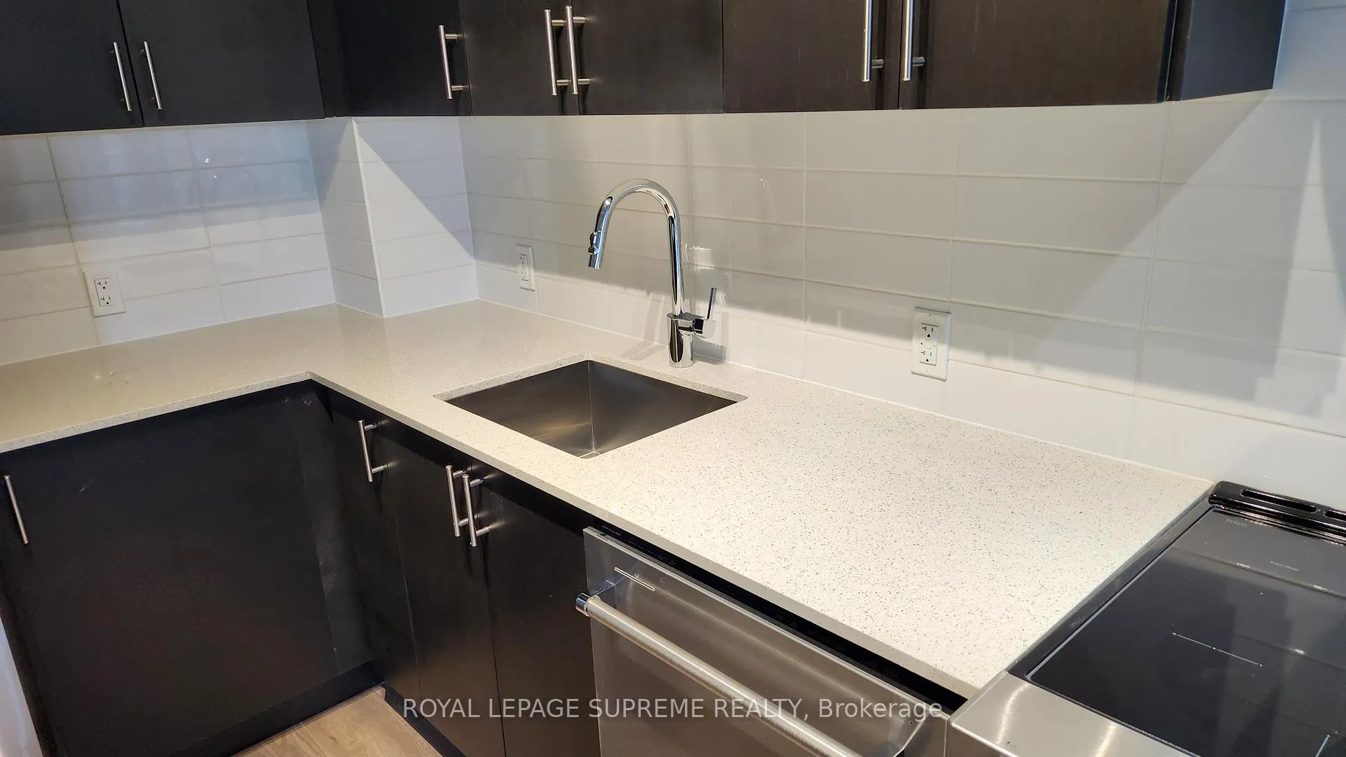 Photo 5 of Unit 404, 8960 Jane Street, Vaughan, Vellore Village — HOMEH