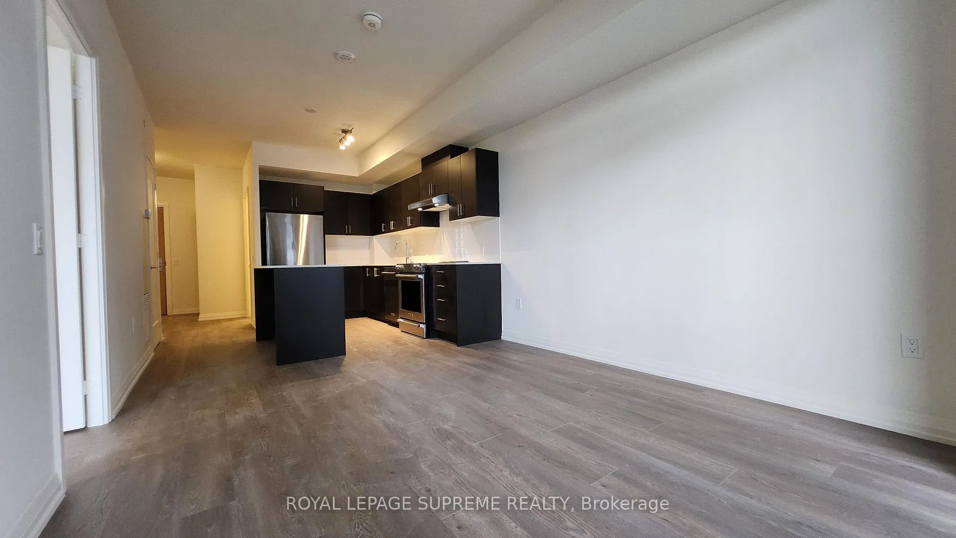 Photo 9 of Unit 404, 8960 Jane Street, Vaughan, Vellore Village — HOMEH