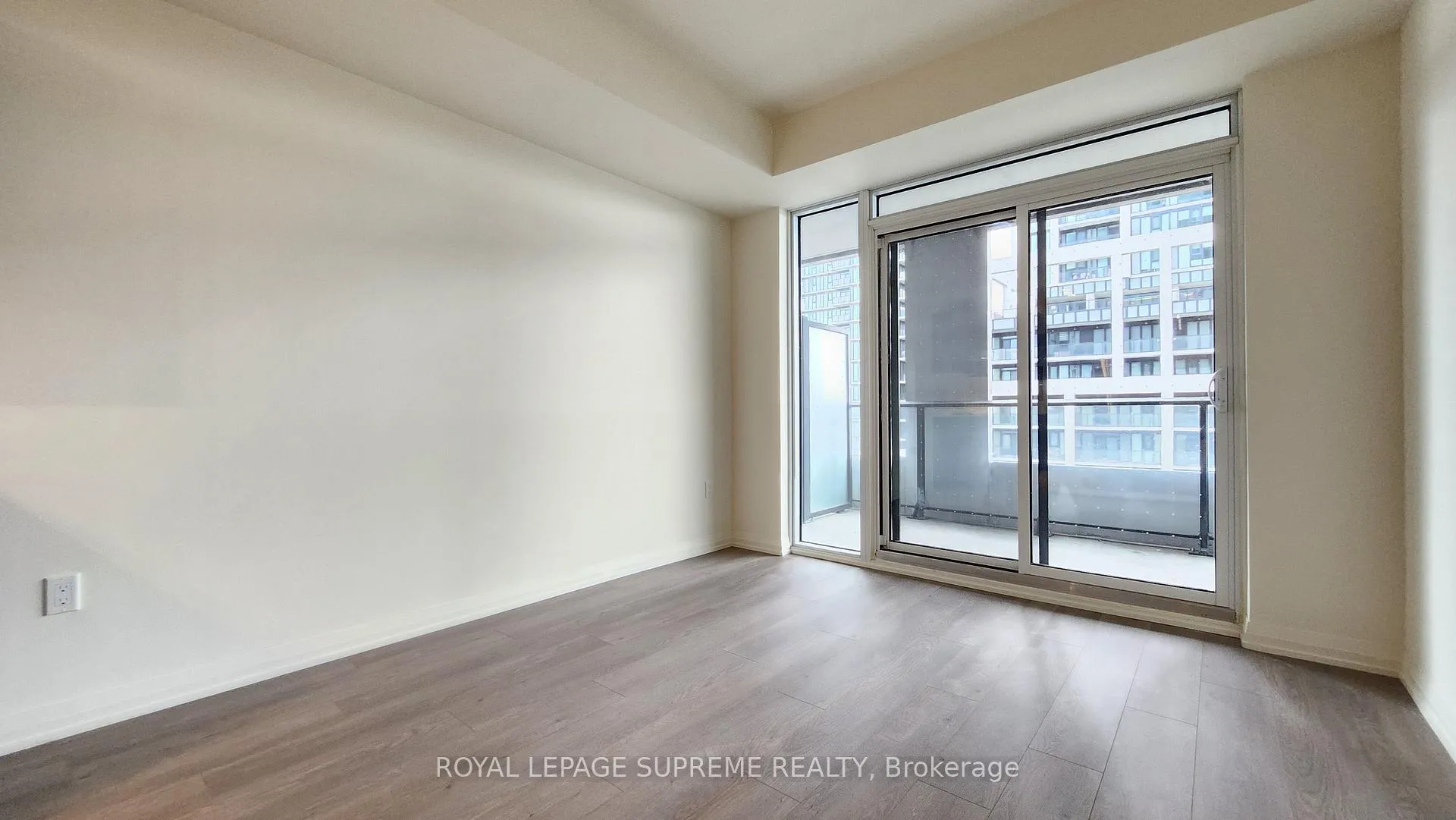 Photo 10 of Unit 404, 8960 Jane Street, Vaughan, Vellore Village — HOMEH