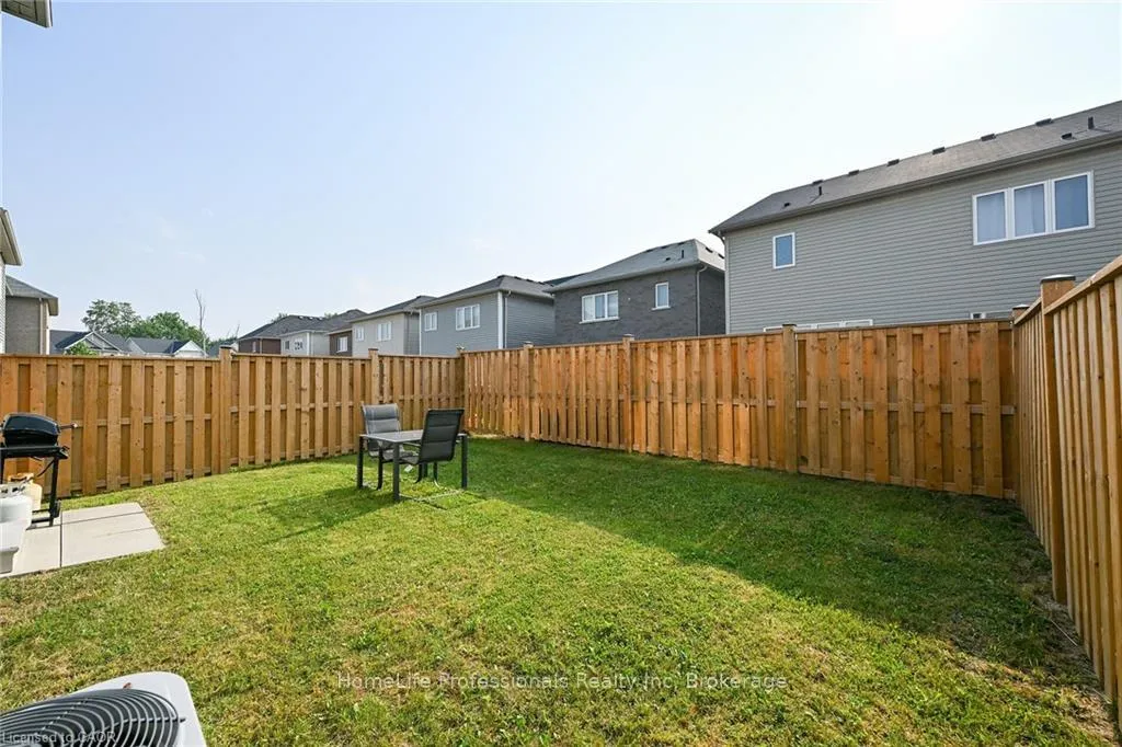 Photo 38 of 11 Honey Comb Trail, Thorold, Hurricane/Merrittville — HOMEH