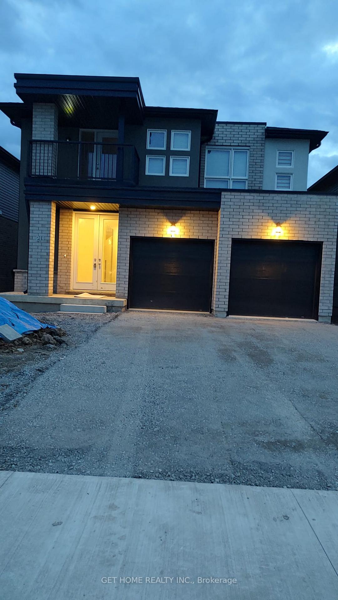 Photo 2 of 211 Pilkington Street, Thorold, Allanburg/Thorold South — HOMEH