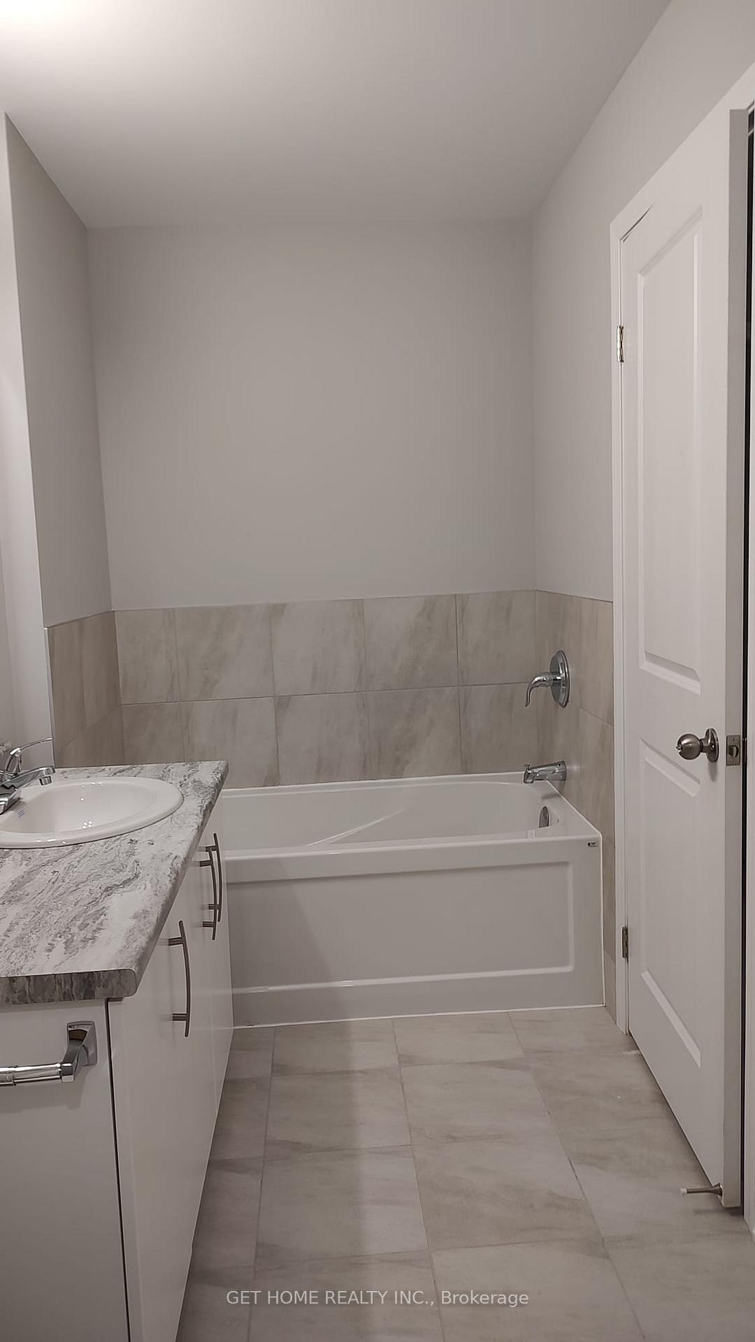 Photo 7 of 211 Pilkington Street, Thorold, Allanburg/Thorold South — HOMEH