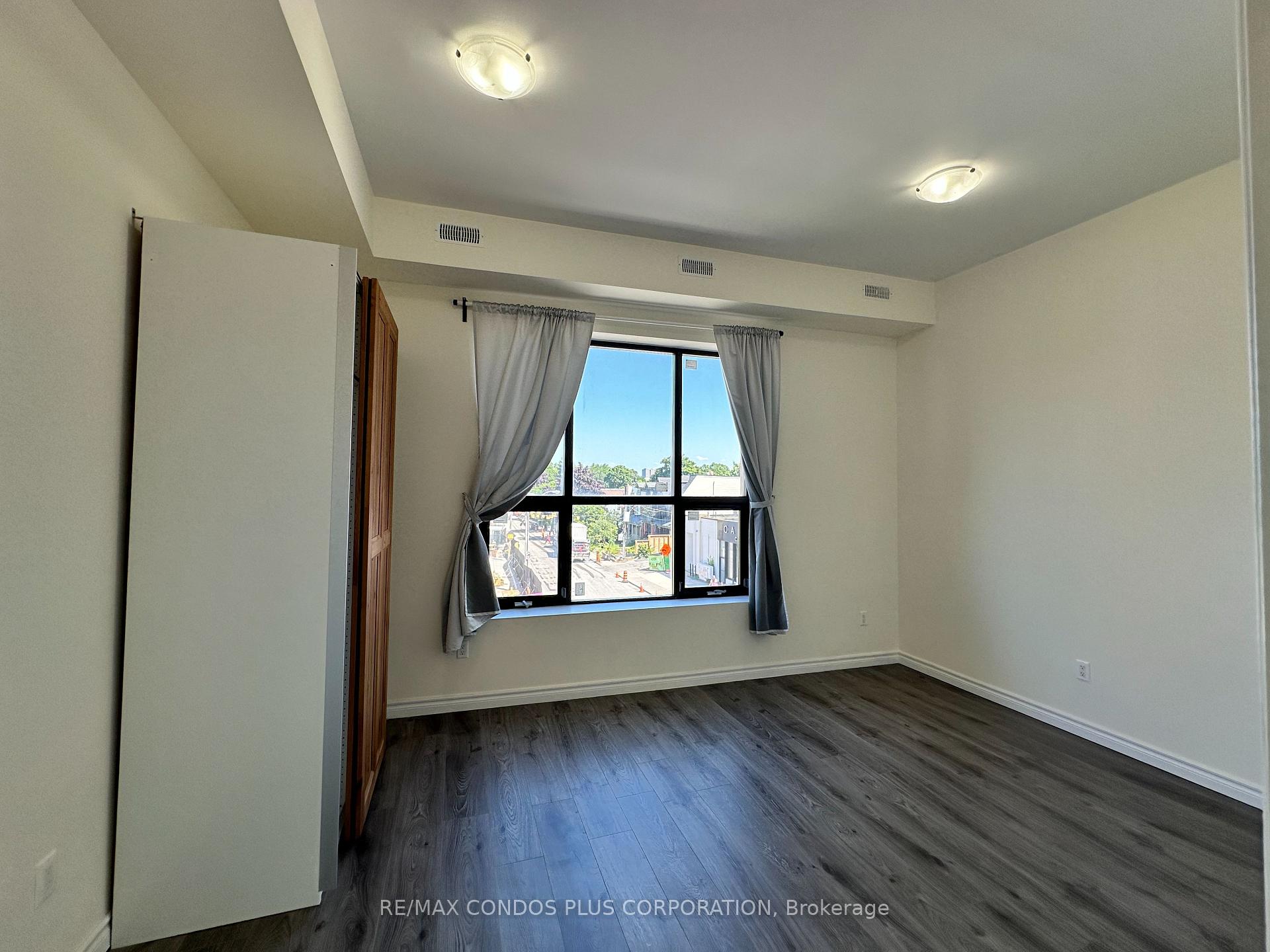 Photo 2 of Unit 3A, 725 Danforth Avenue, Toronto, Danforth — HOMEH