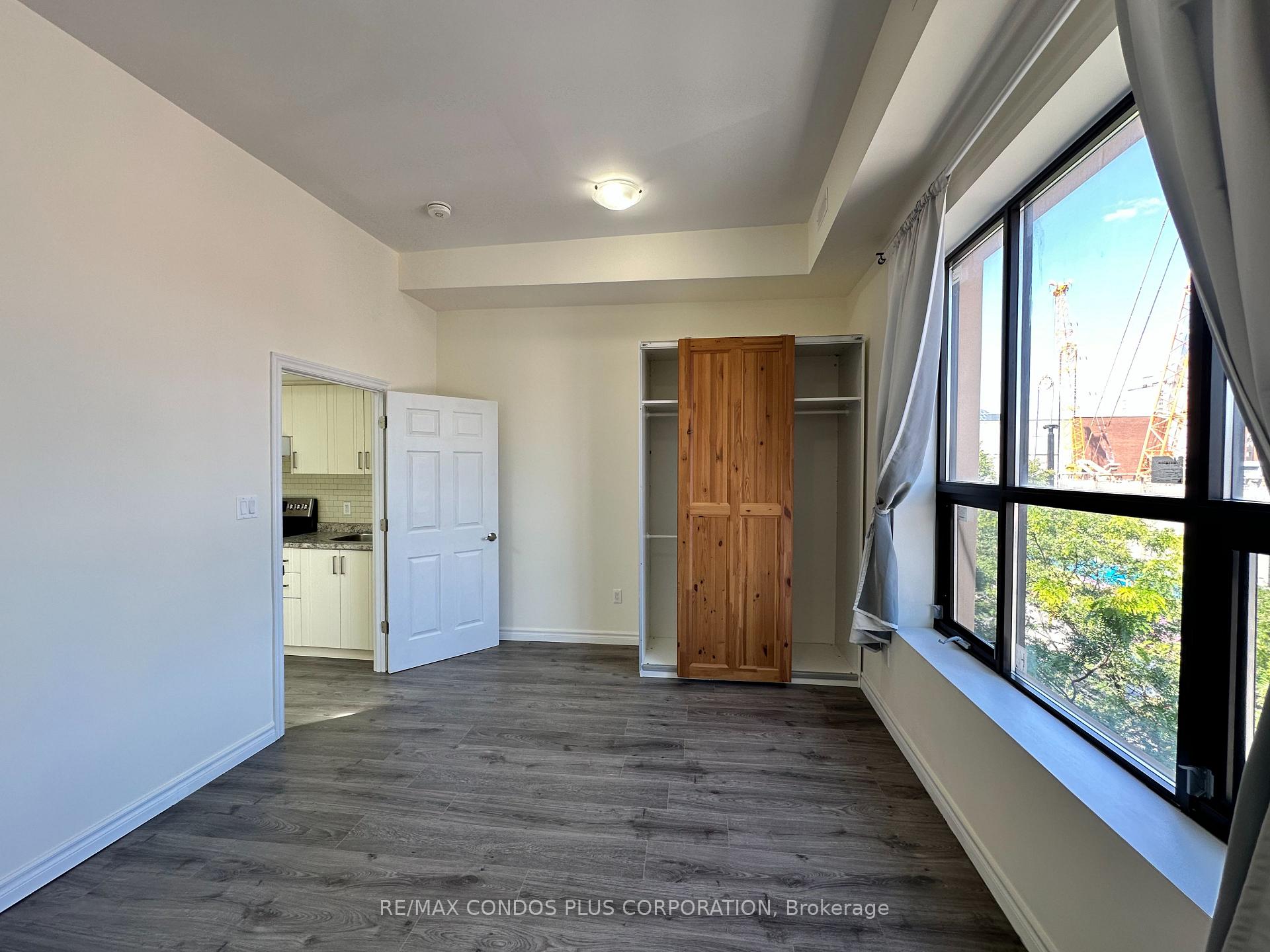 Photo 3 of Unit 3A, 725 Danforth Avenue, Toronto, Danforth — HOMEH