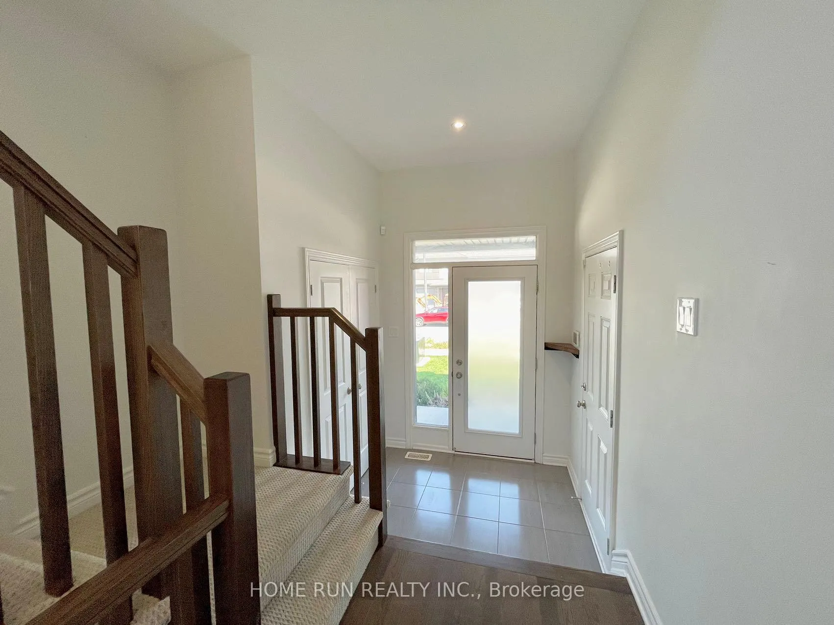Photo 3 of 507 Borbridge Avenue, Ottawa, Riverside South/Gloucester Glen — HOMEH