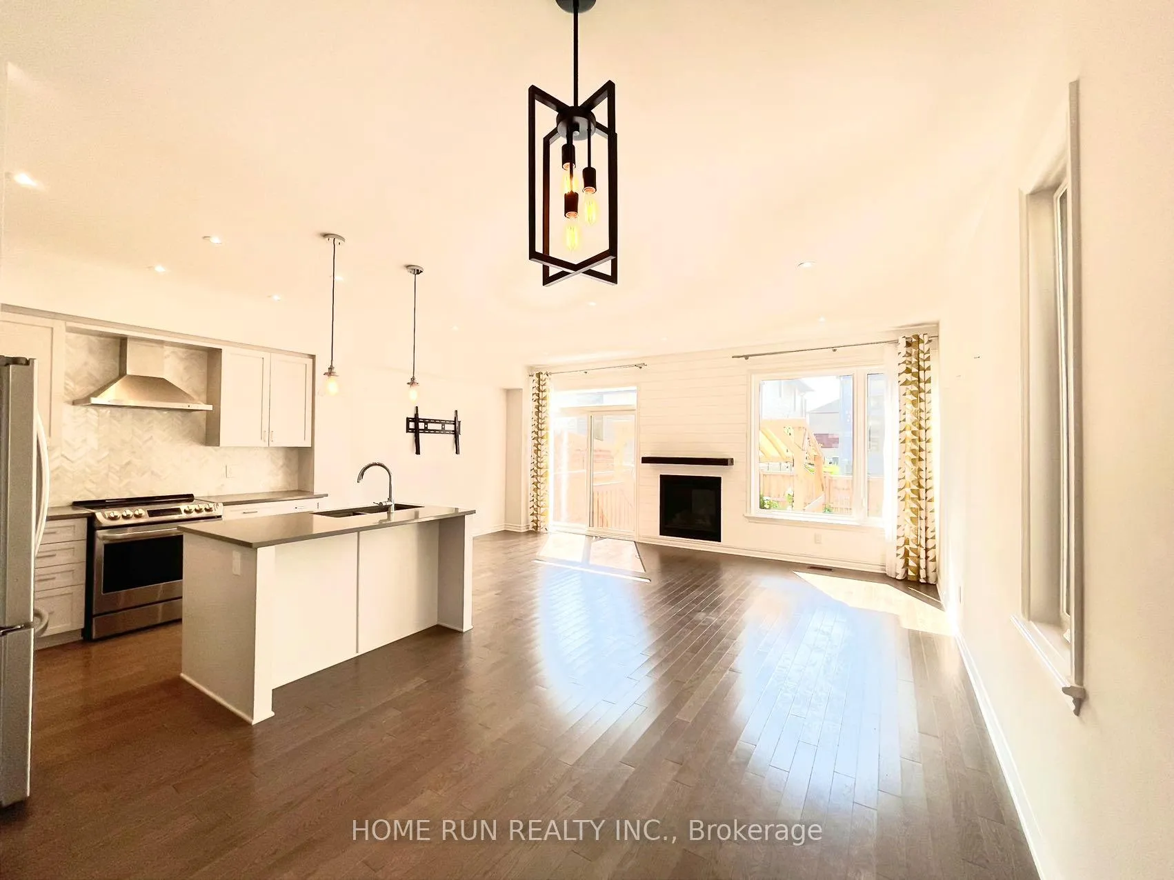 Photo 5 of 507 Borbridge Avenue, Ottawa, Riverside South/Gloucester Glen — HOMEH