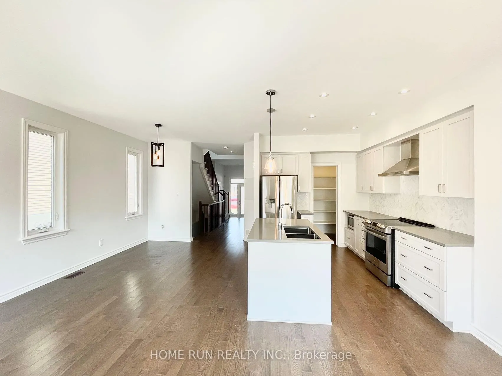 Photo 8 of 507 Borbridge Avenue, Ottawa, Riverside South/Gloucester Glen — HOMEH