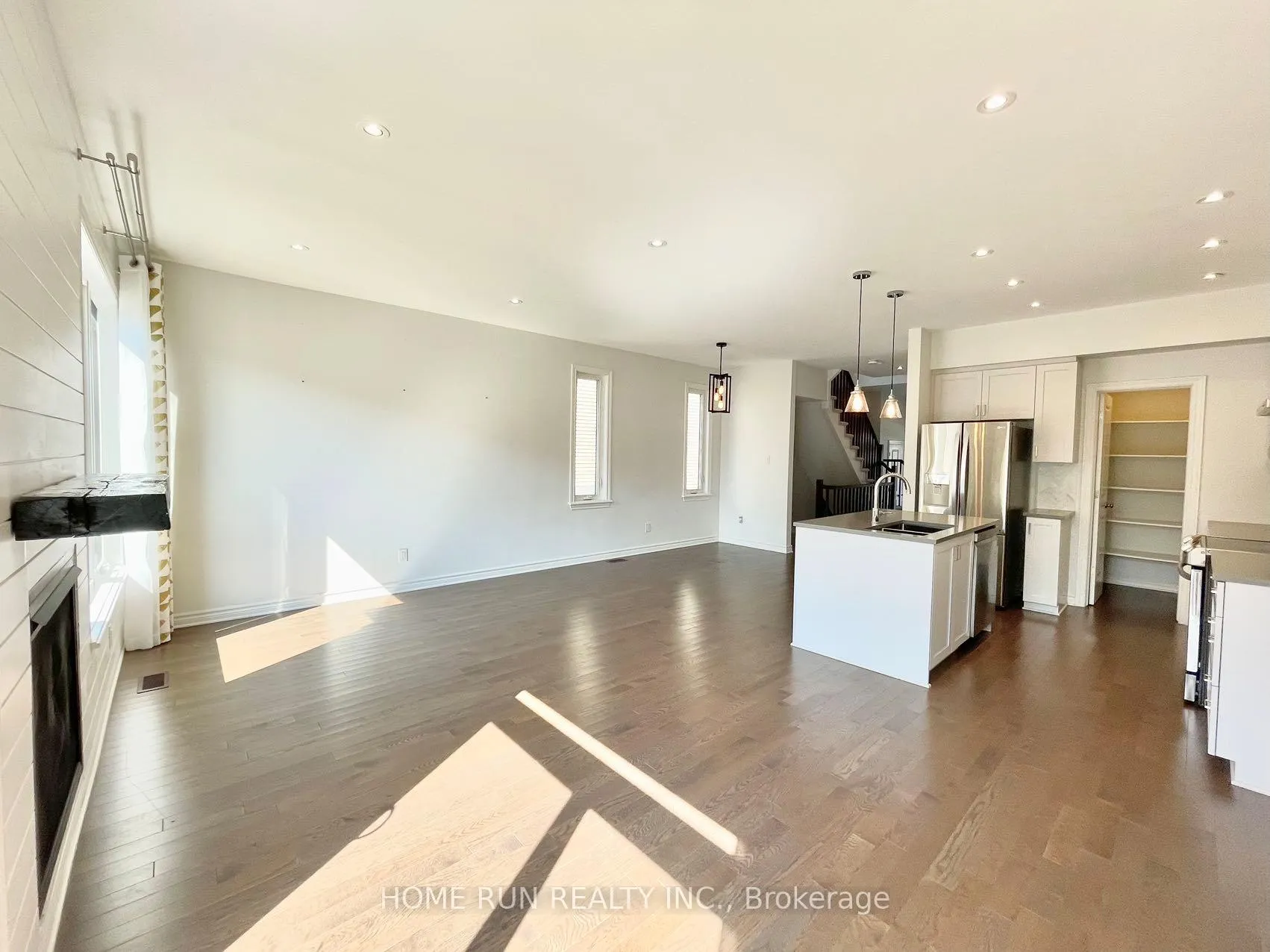 Photo 9 of 507 Borbridge Avenue, Ottawa, Riverside South/Gloucester Glen — HOMEH