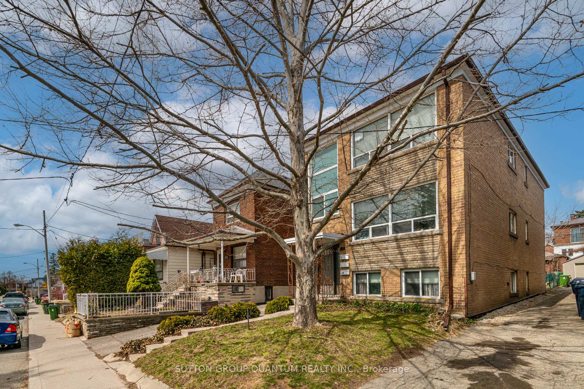 Photo 2 of 10 Hanson Road, Toronto, Oakwood Village — HOMEH